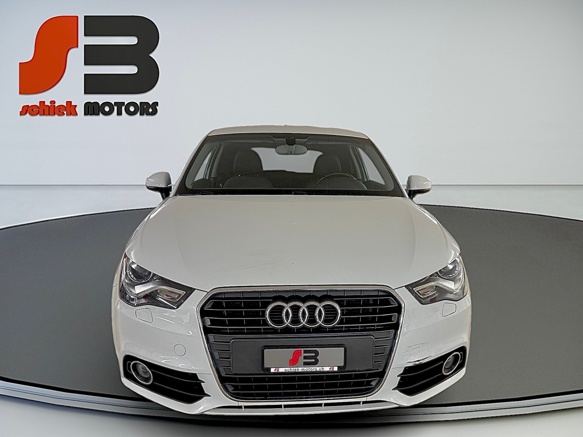 AUDI A1 1.2 TFSI Attraction-image-1