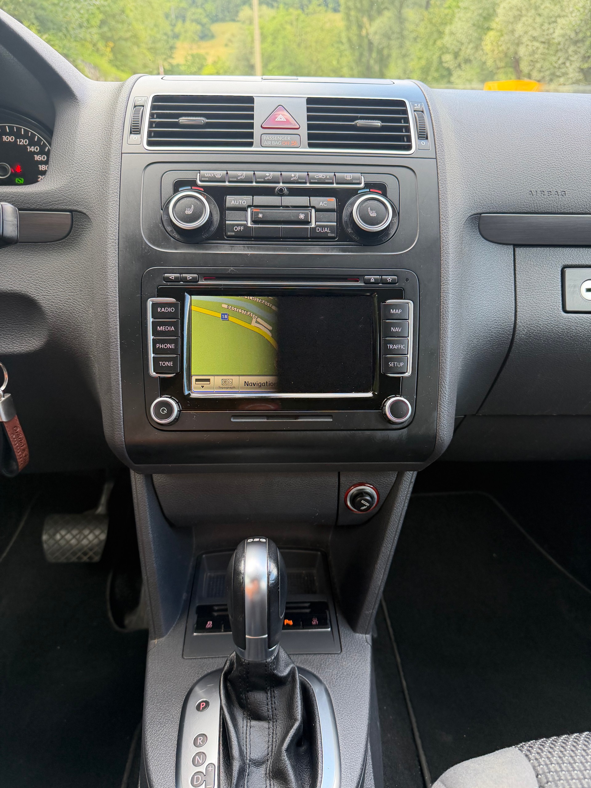 VW Touran 1.4 TSI Team DSG-image-9