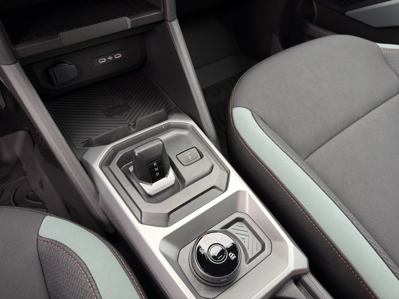DACIA Duster TCe 150 48V Extreme 4x4 **Adaptiver Tempomat**-showroom-element-2