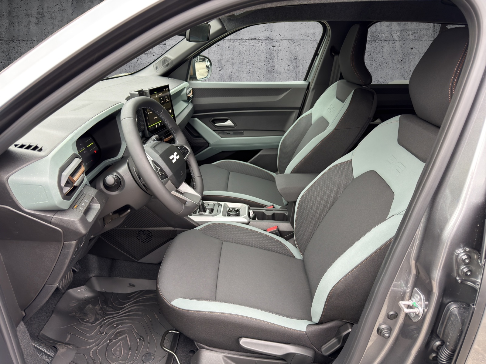 DACIA Duster TCe 150 48V Extreme 4x4 **Adaptiver Tempomat**-showroom-element-1