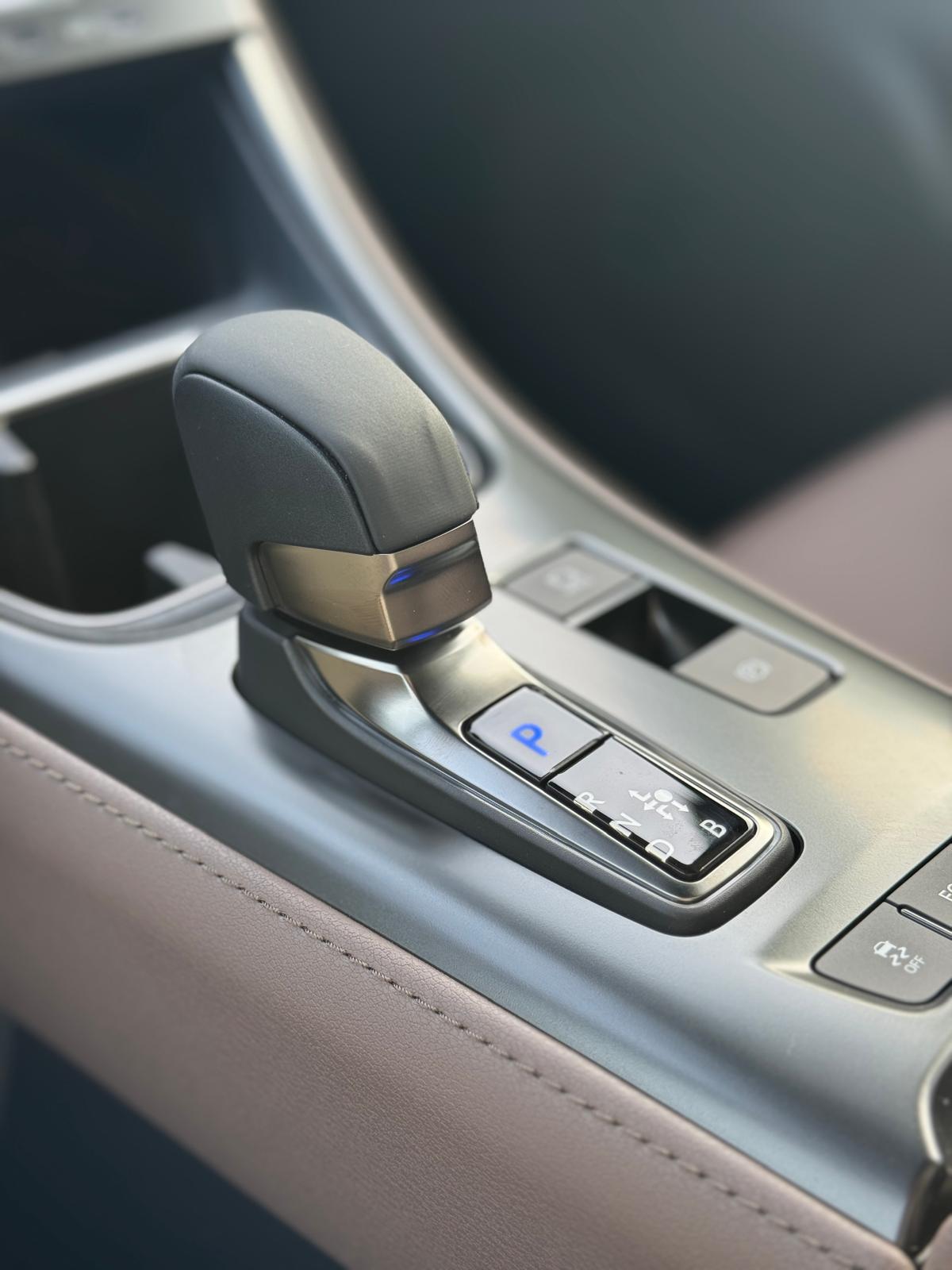 LEXUS LBX FWD Elegant CVT-image-21