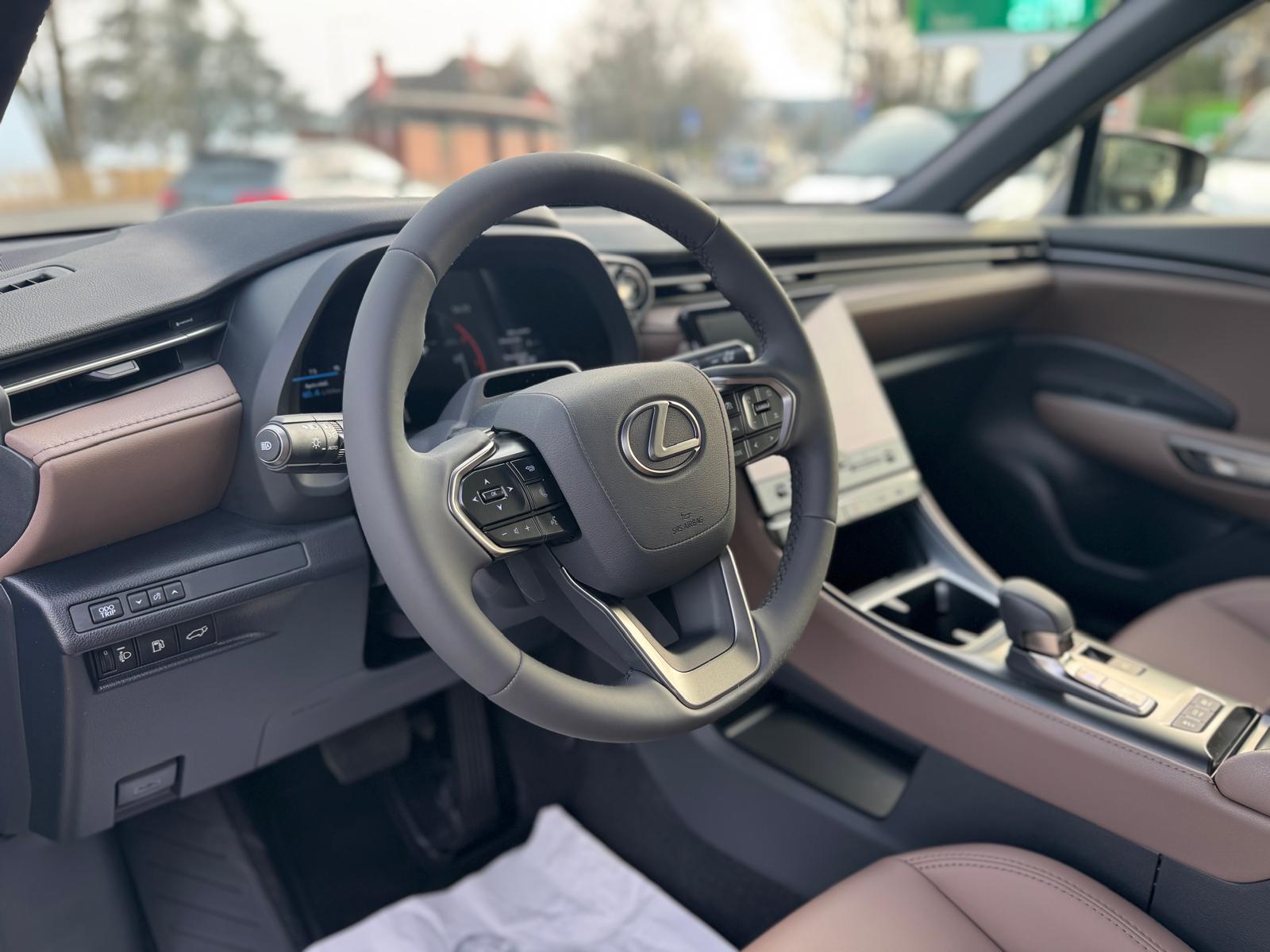 LEXUS LBX FWD Elegant CVT-image-8