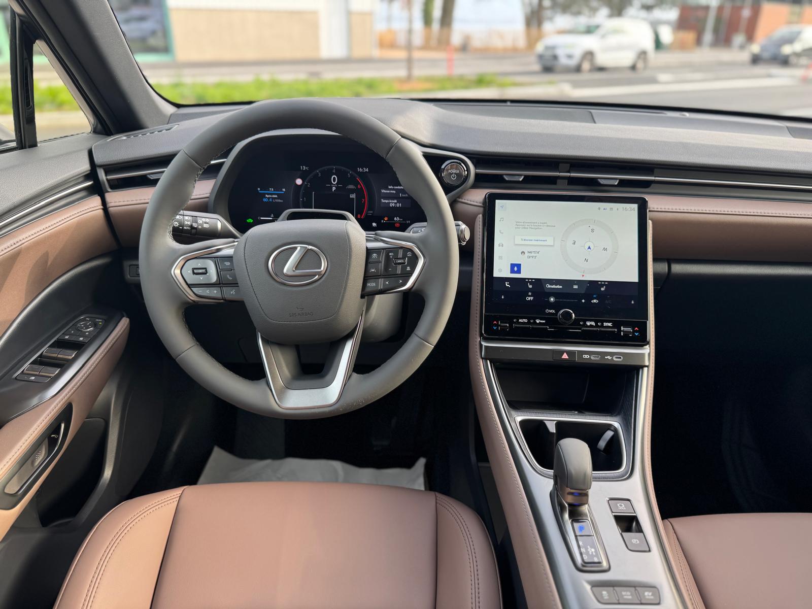 LEXUS LBX FWD Elegant CVT-image-7