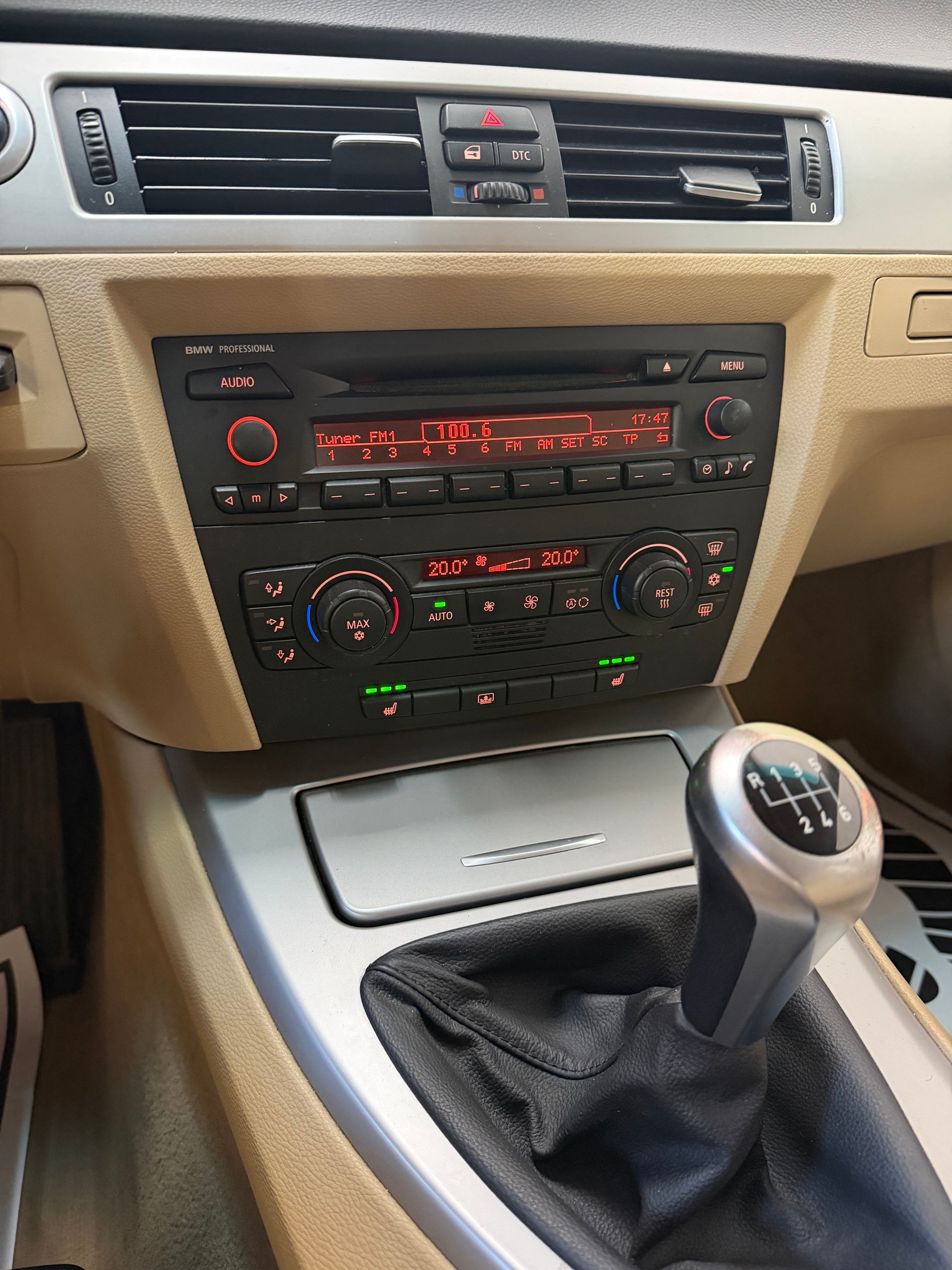 BMW 320i //NEU AB MFK-image-13