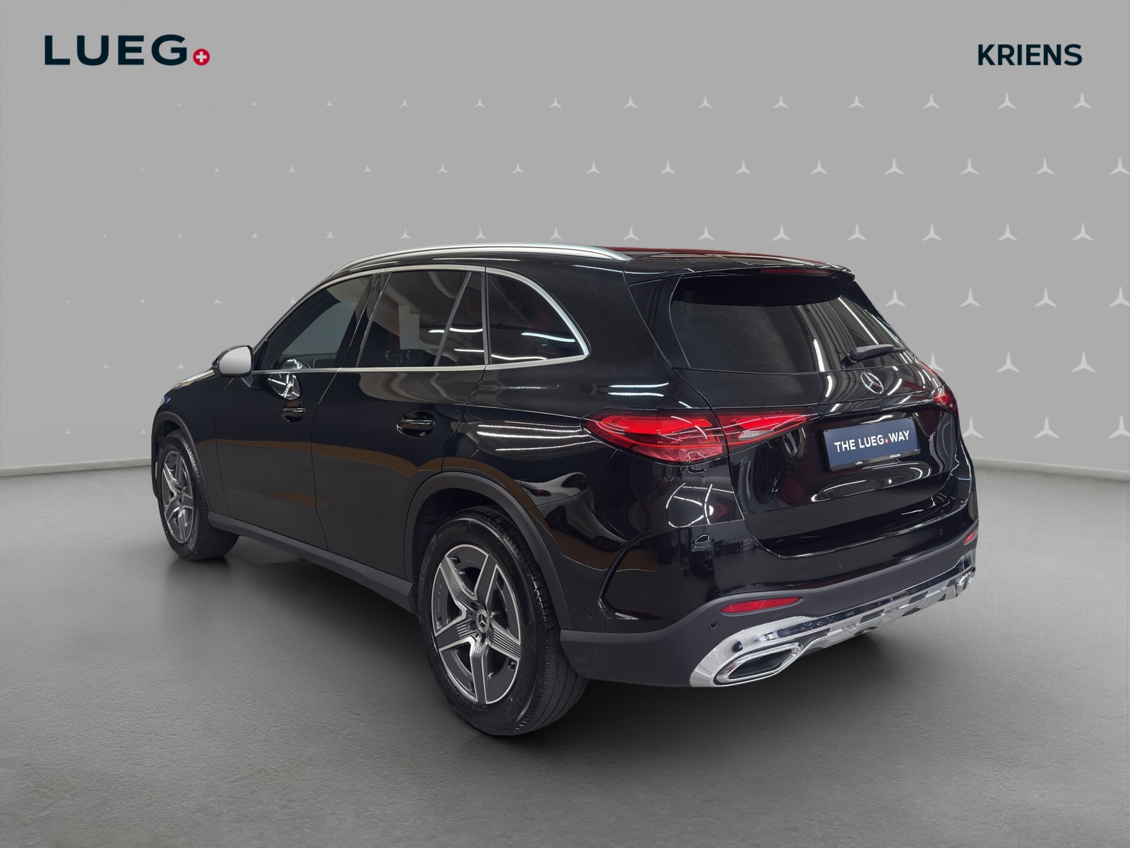 MERCEDES-BENZ GLC 300 4M - AMG / 360 Grad Kamera / Panorama-Dach / AHK-image-2