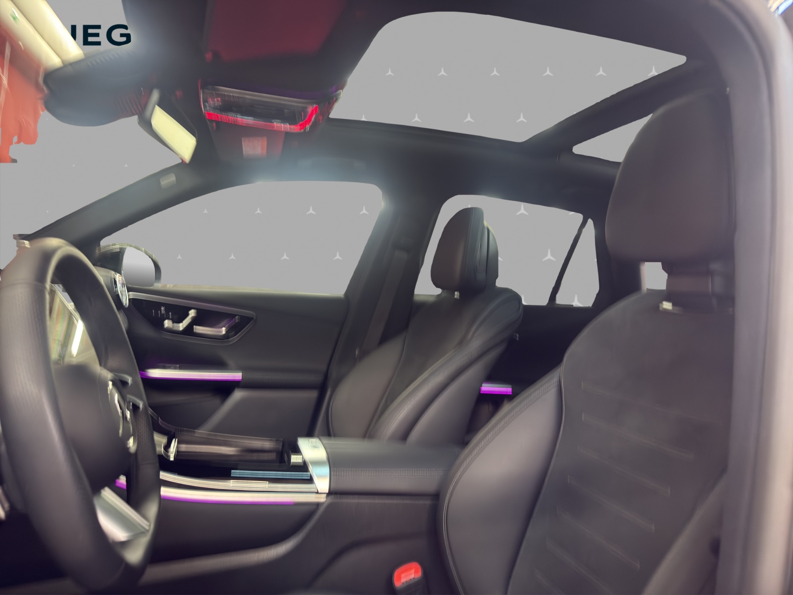 MERCEDES-BENZ GLC 300 4M - AMG / 360 Grad Kamera / Panorama-Dach / AHK-image-8