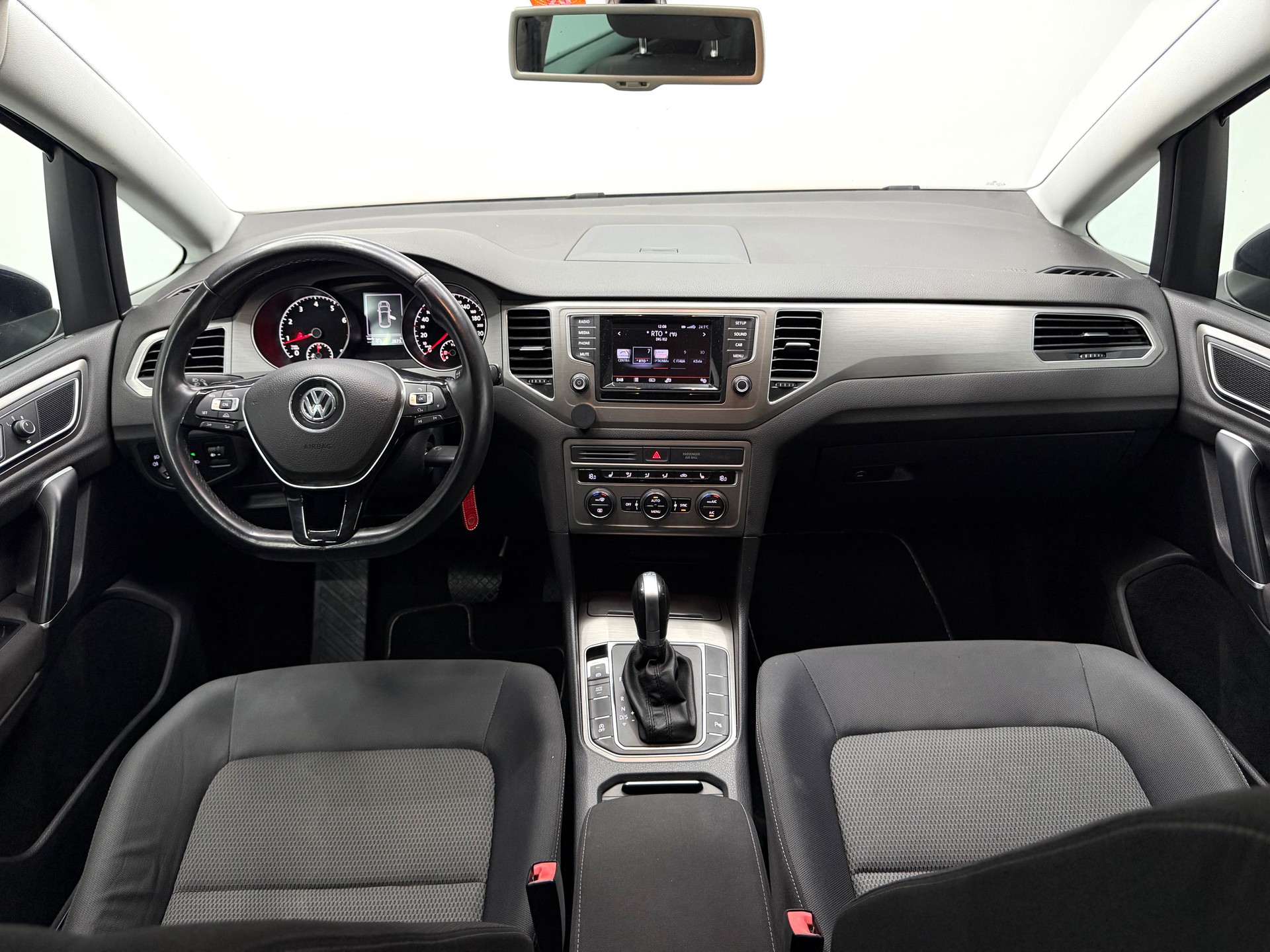 VW Golf Sportsvan 1.4 TSI Comfortline DSG-image-9