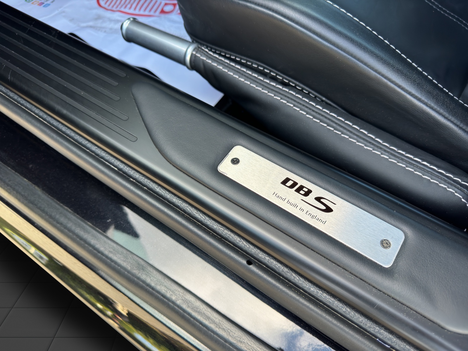 ASTON MARTIN DBS Coupé Touchtronic 2-image-21
