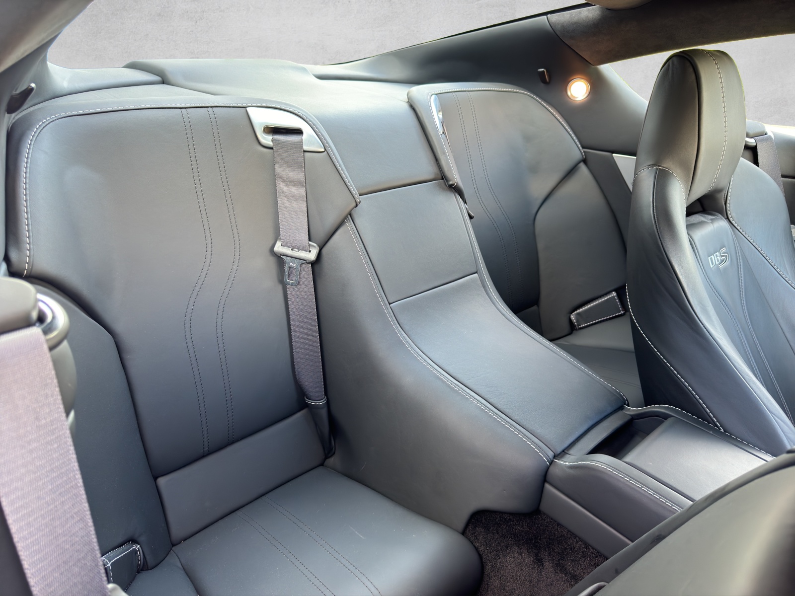 ASTON MARTIN DBS Coupé Touchtronic 2-image-15