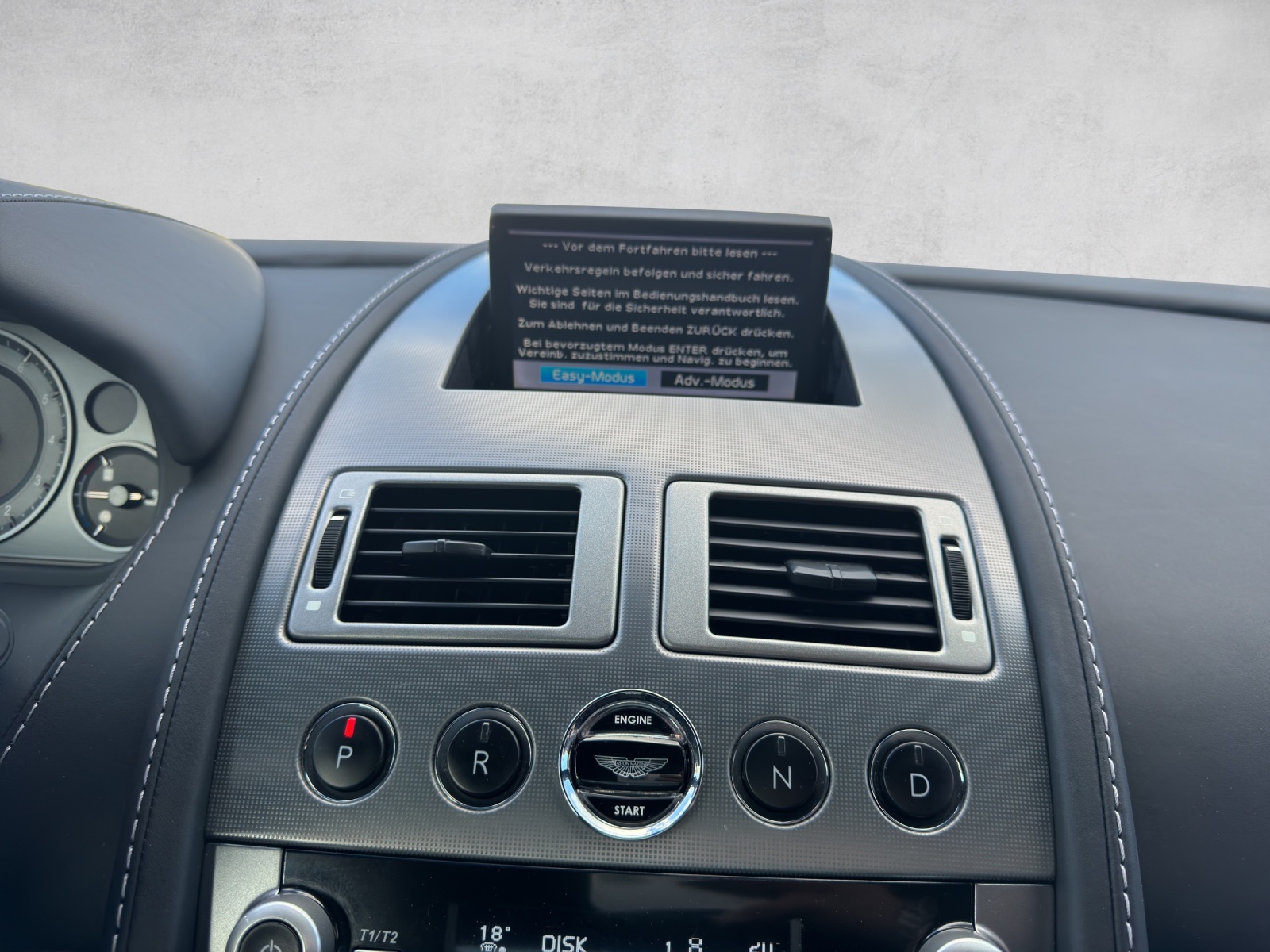 ASTON MARTIN DBS Coupé Touchtronic 2-image-19