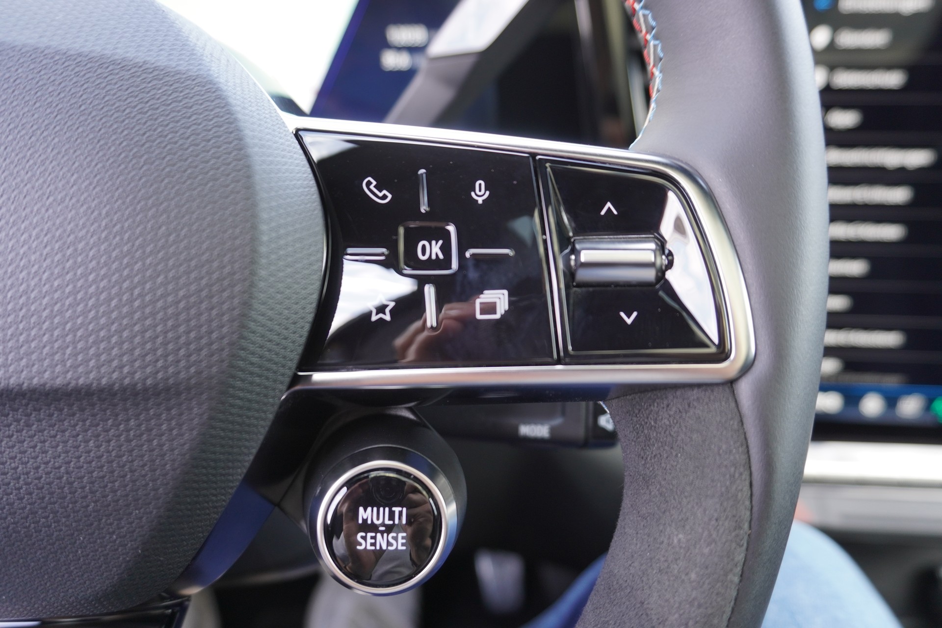 RENAULT Rafale 1.2 E-Tech Hybrid 200 Esprit Alpine-image-35