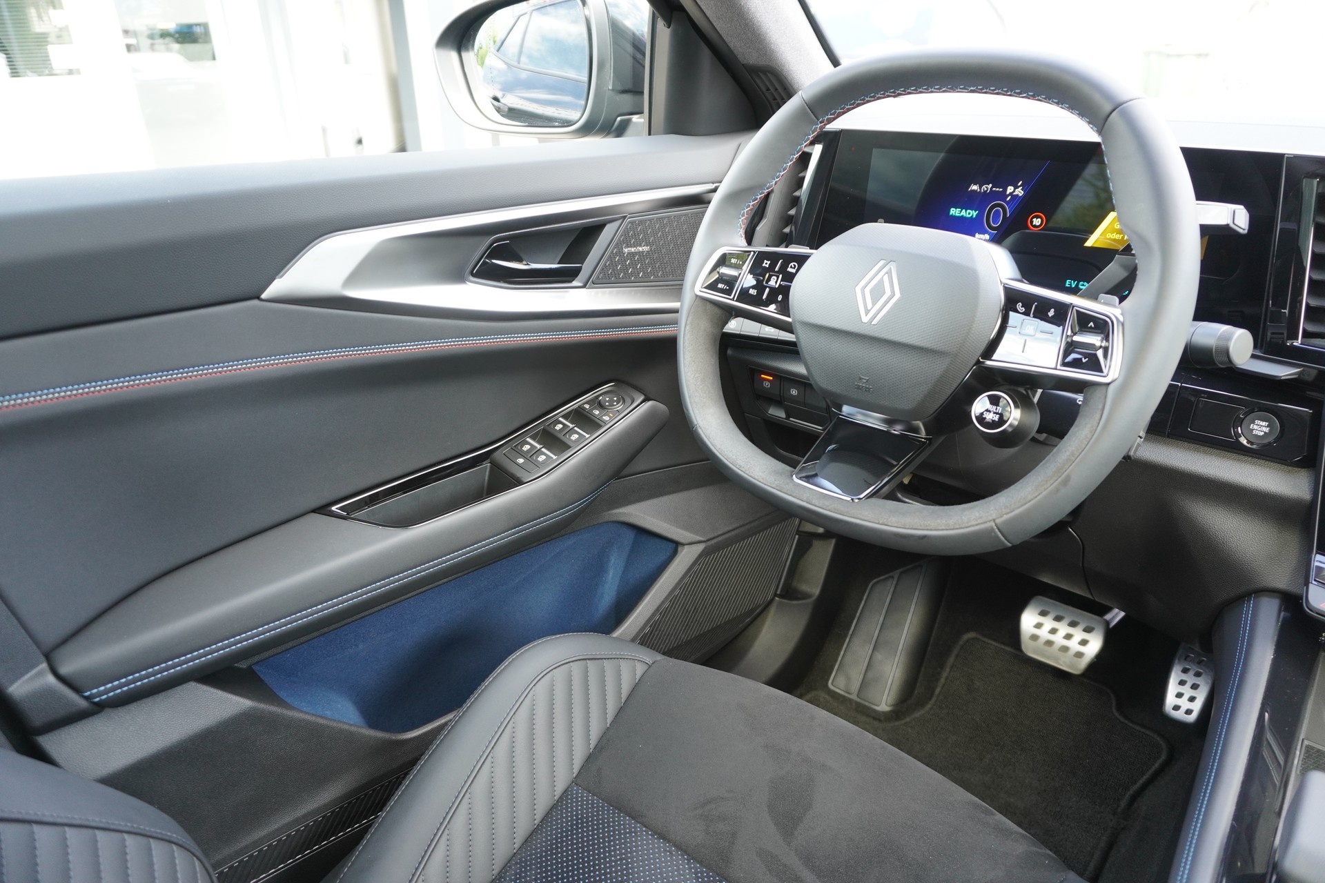 RENAULT Rafale 1.2 E-Tech Hybrid 200 Esprit Alpine-image-16