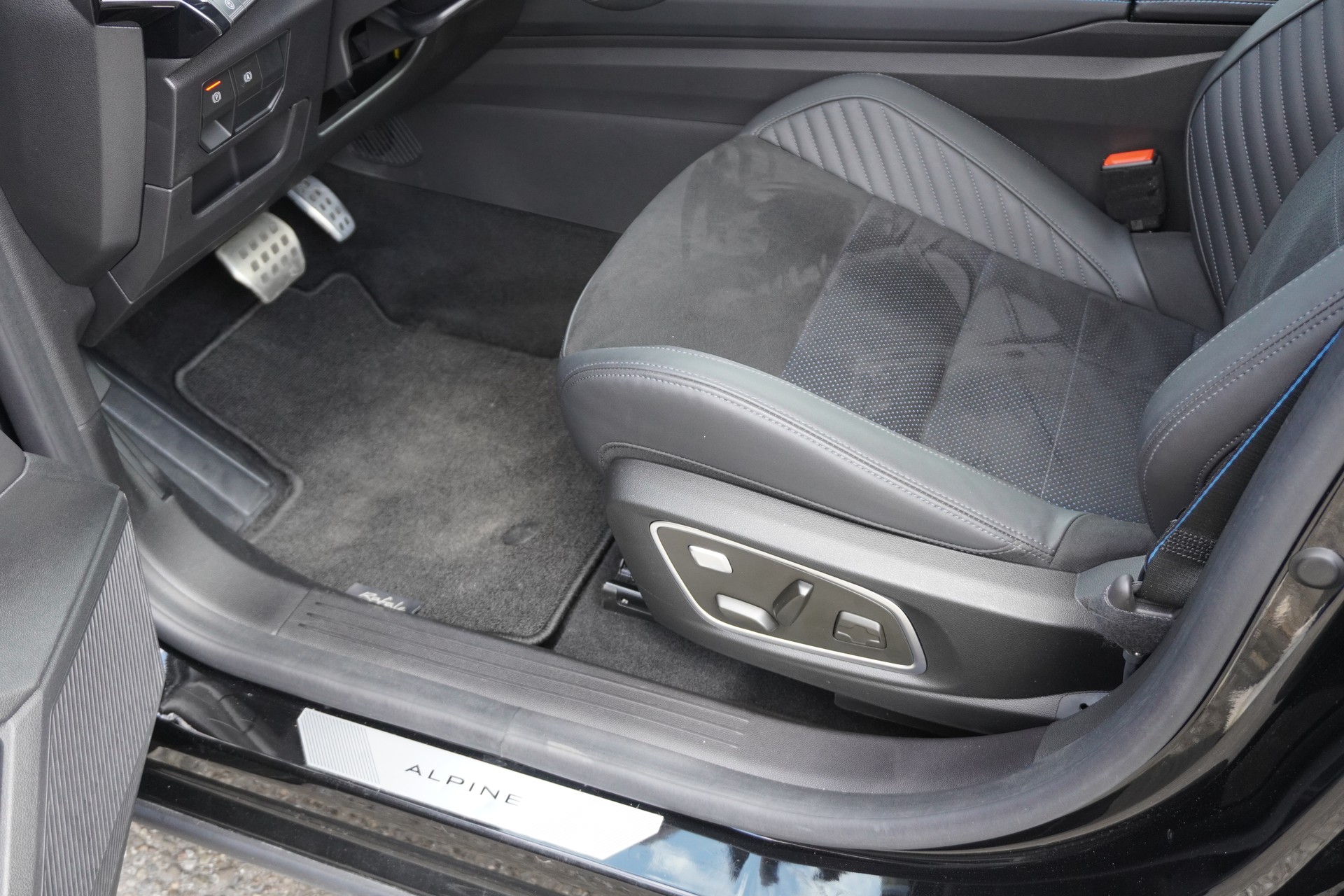 RENAULT Rafale 1.2 E-Tech Hybrid 200 Esprit Alpine-image-40