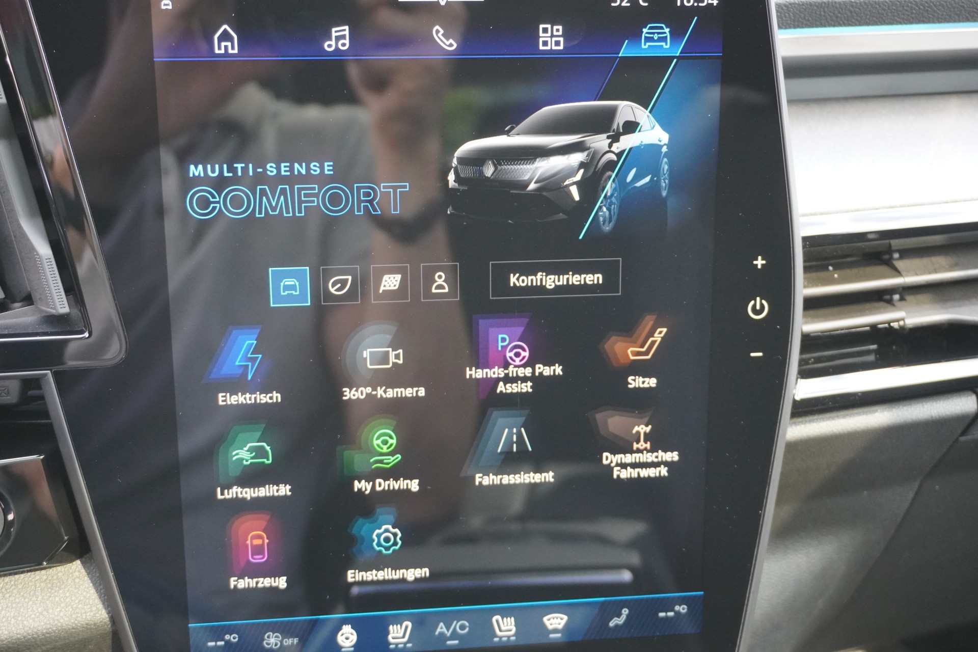 RENAULT Rafale 1.2 E-Tech Hybrid 200 Esprit Alpine-image-24