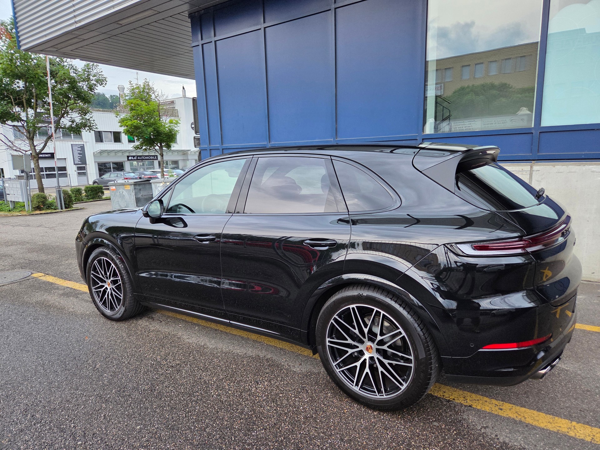 PORSCHE Cayenne Black Edition Tiptronic-image-24