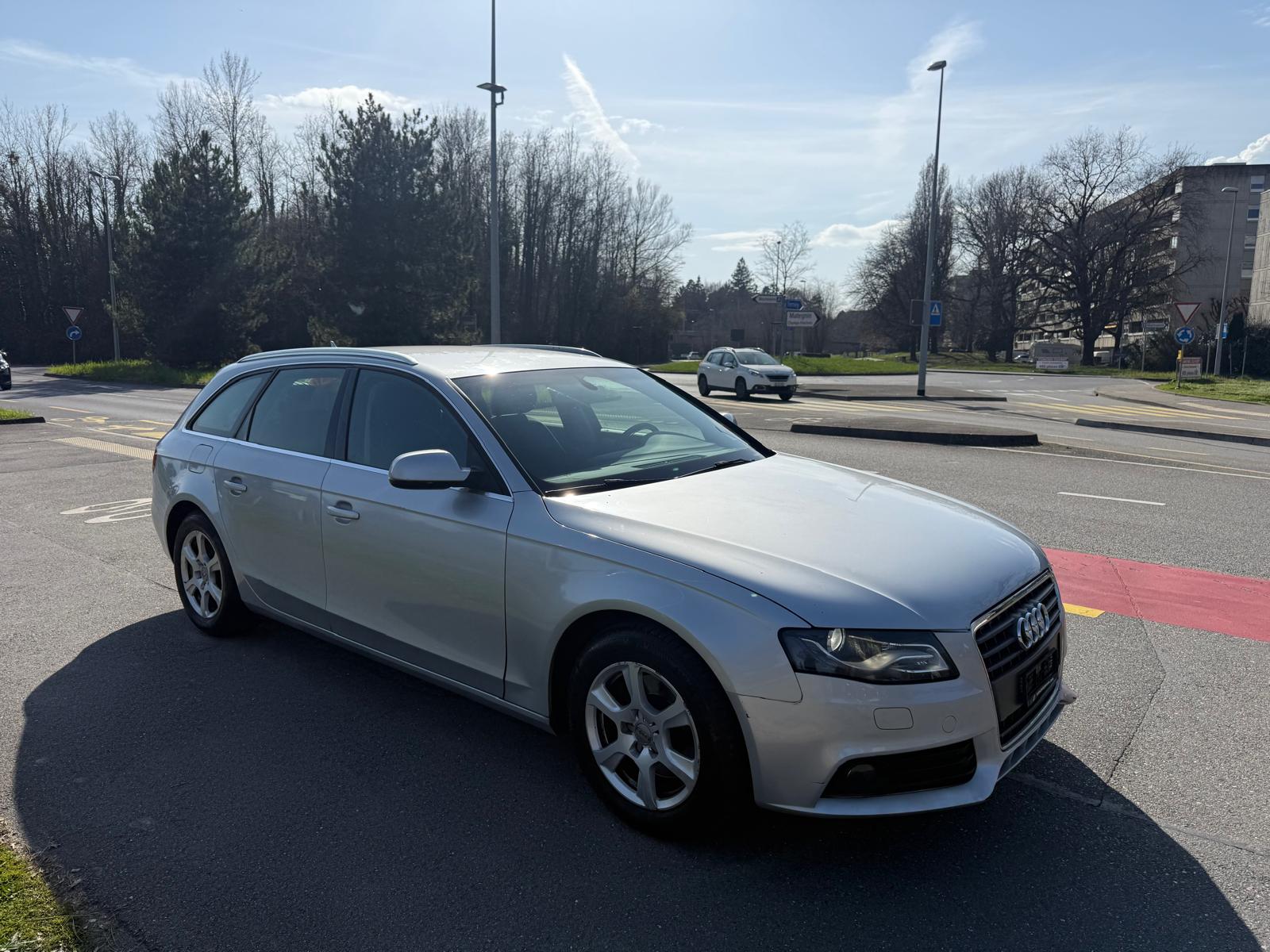AUDI A4 Avant 1.8 TFSI multitronic-image-1