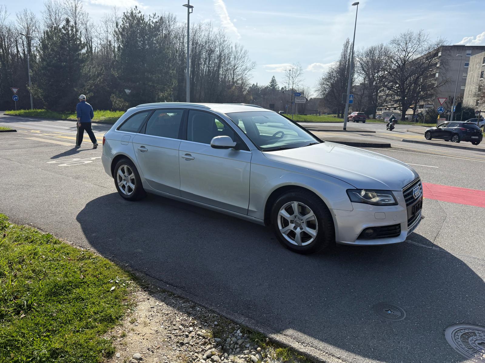 AUDI A4 Avant 1.8 TFSI multitronic-image-6