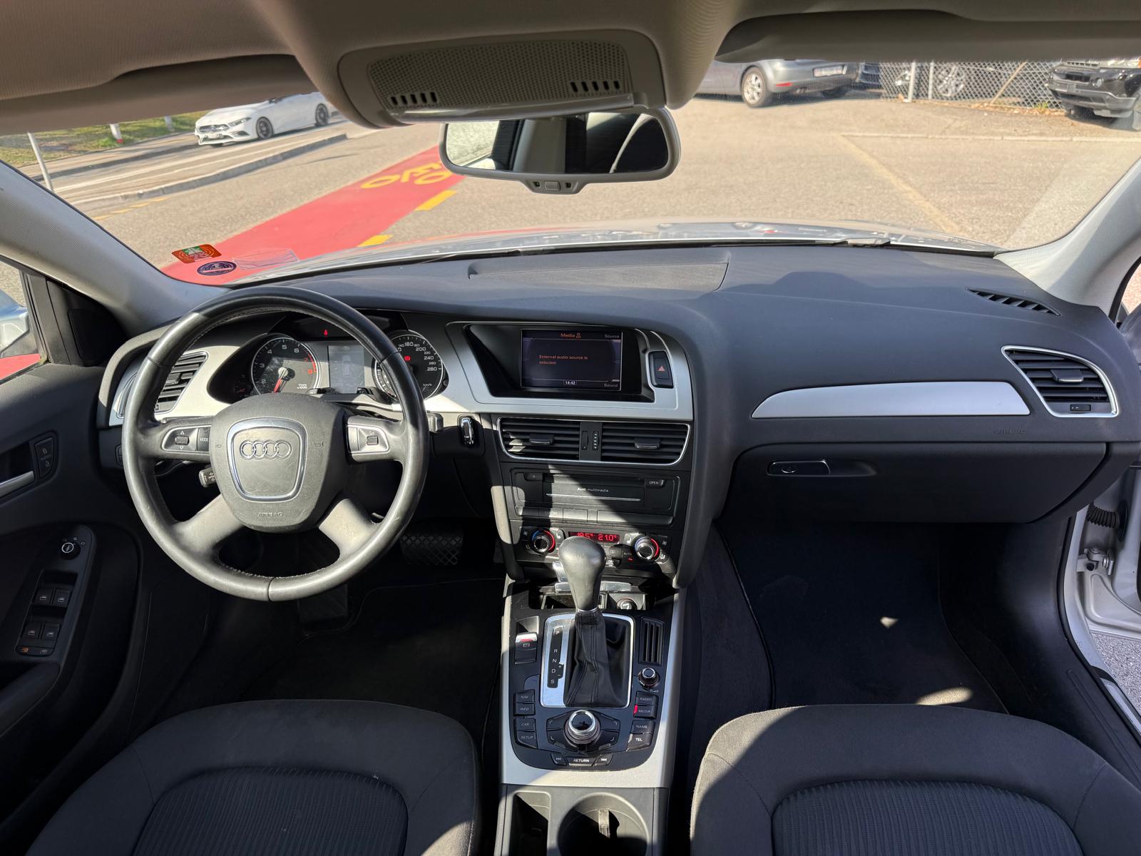 AUDI A4 Avant 1.8 TFSI multitronic-image-10
