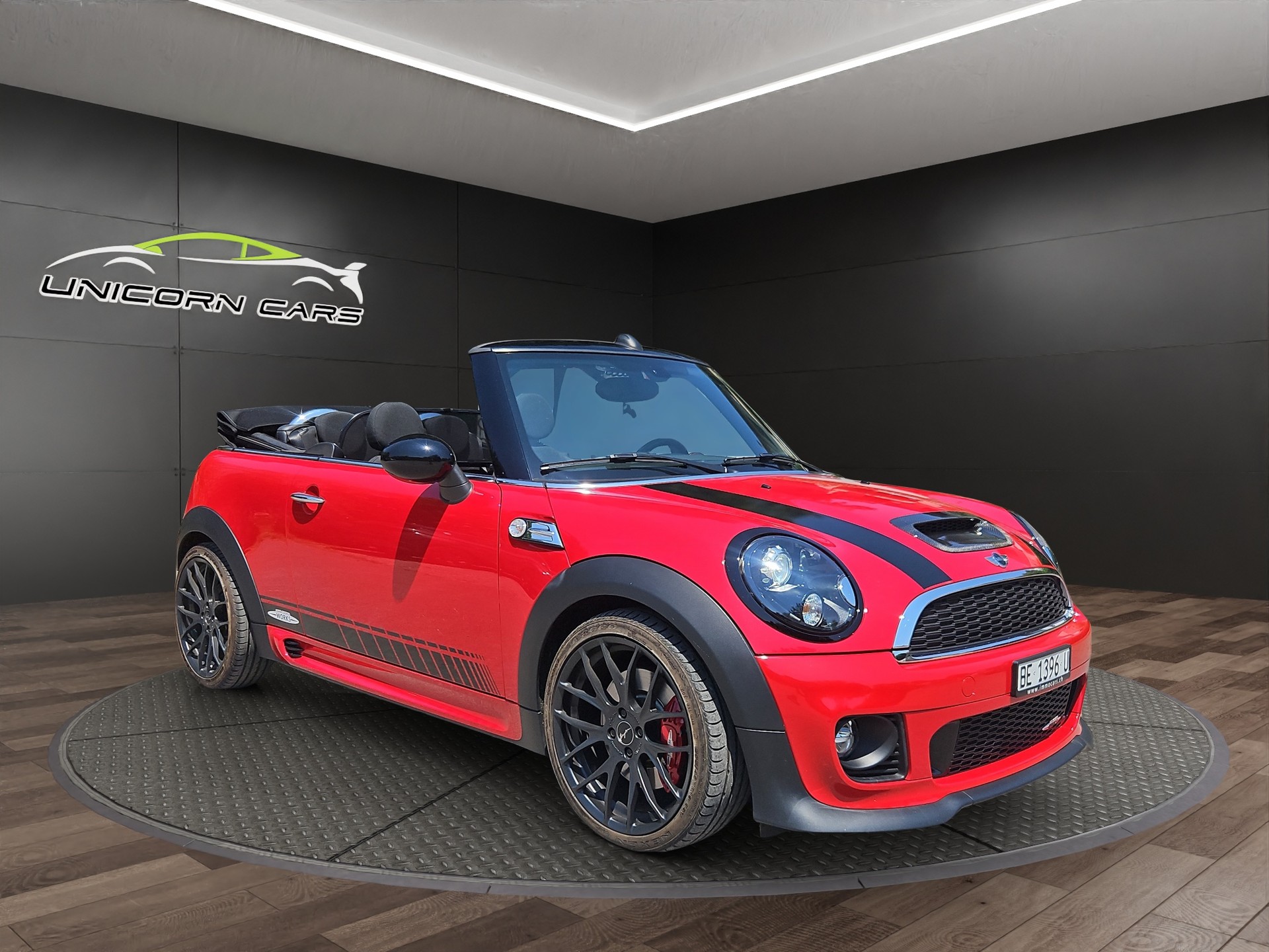 MINI Cooper John Cooper Works Cabriolet-image-0