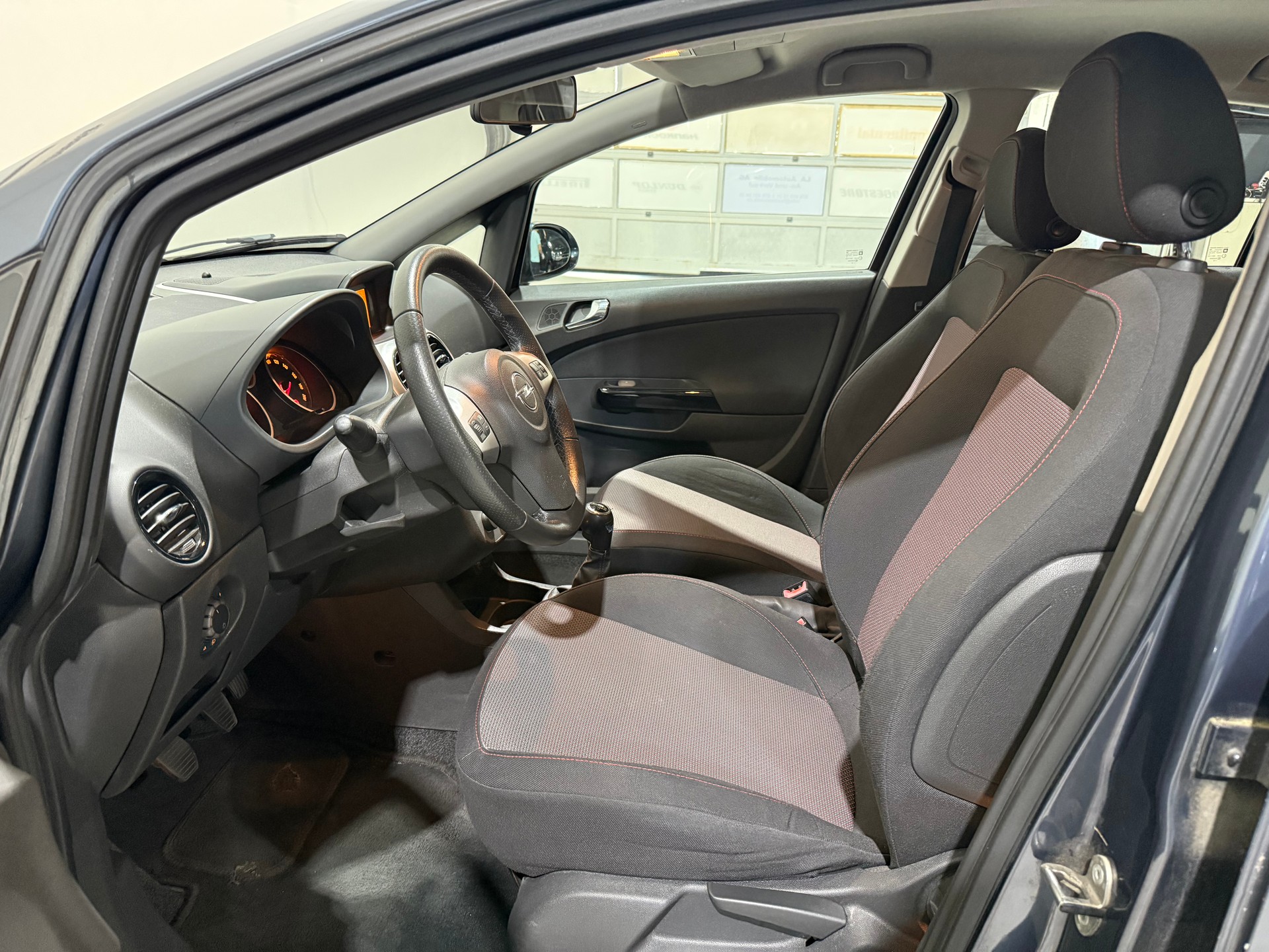 OPEL Corsa 1.4 TP Enjoy-image-12