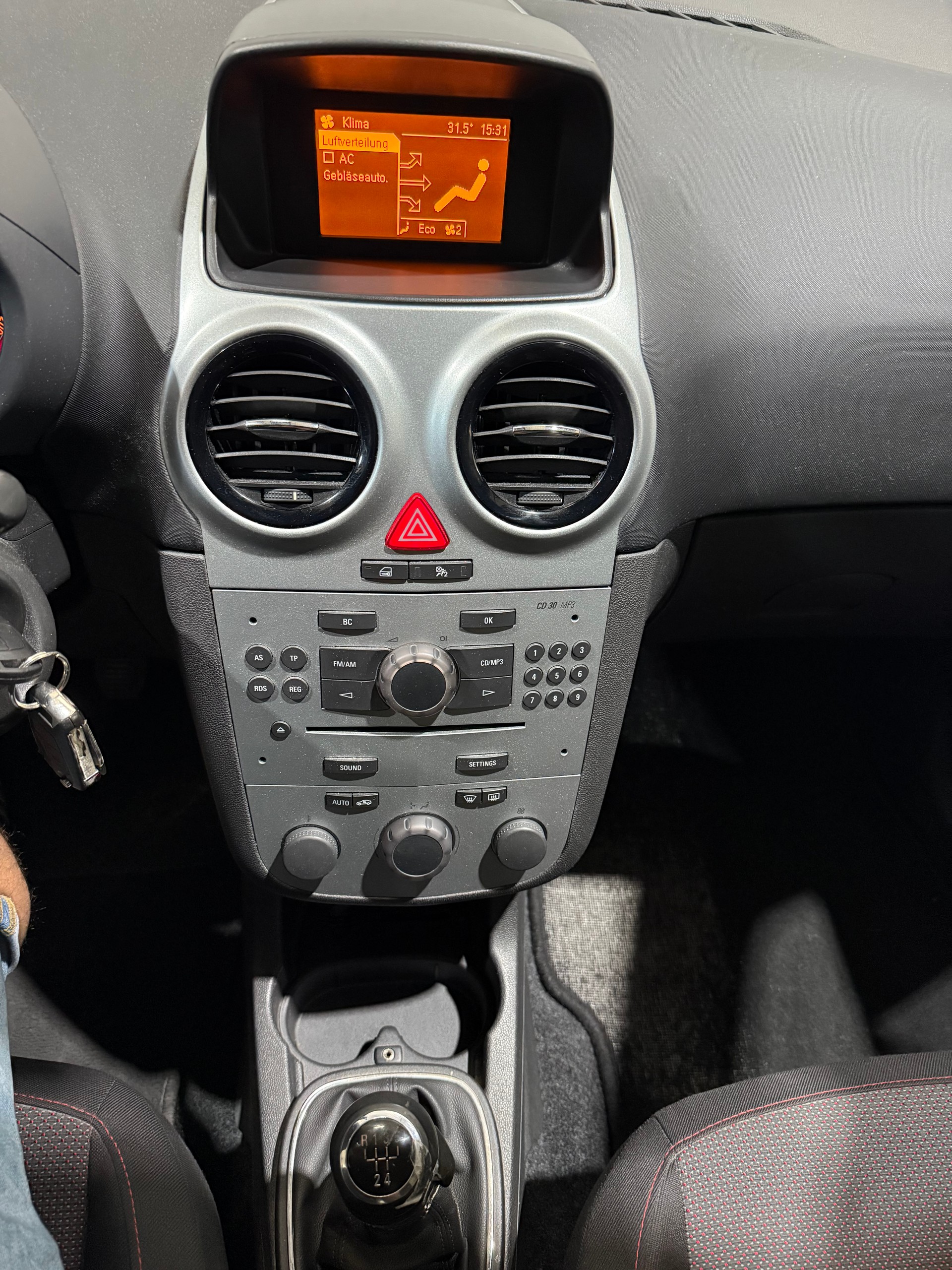 OPEL Corsa 1.4 TP Enjoy-image-15