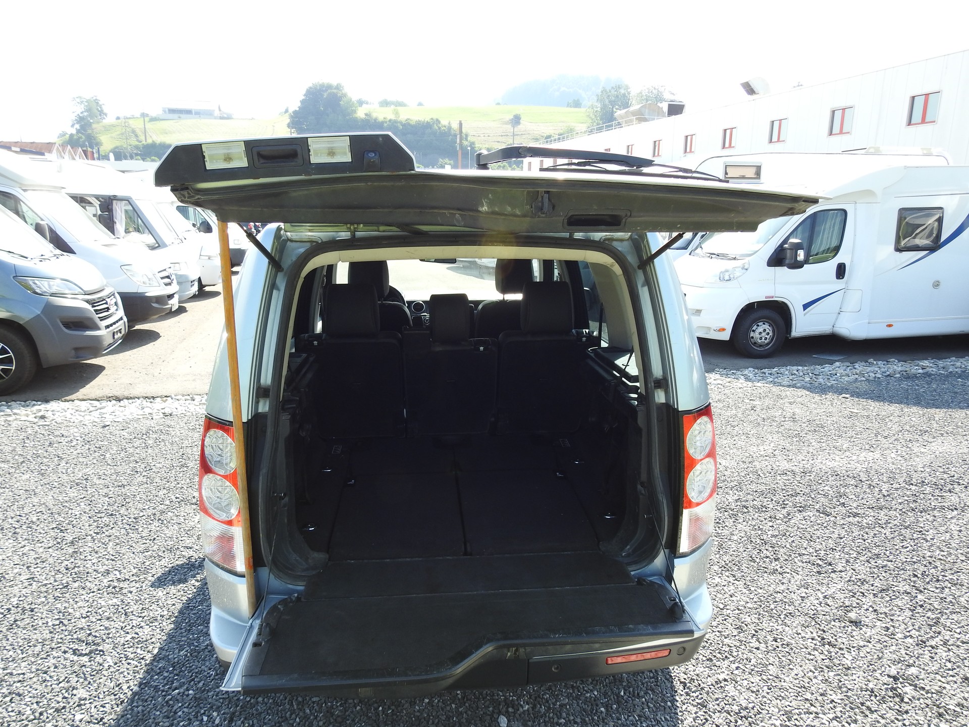 LAND ROVER Discovery 3.0 SDV6 HSE Automatic-image-9