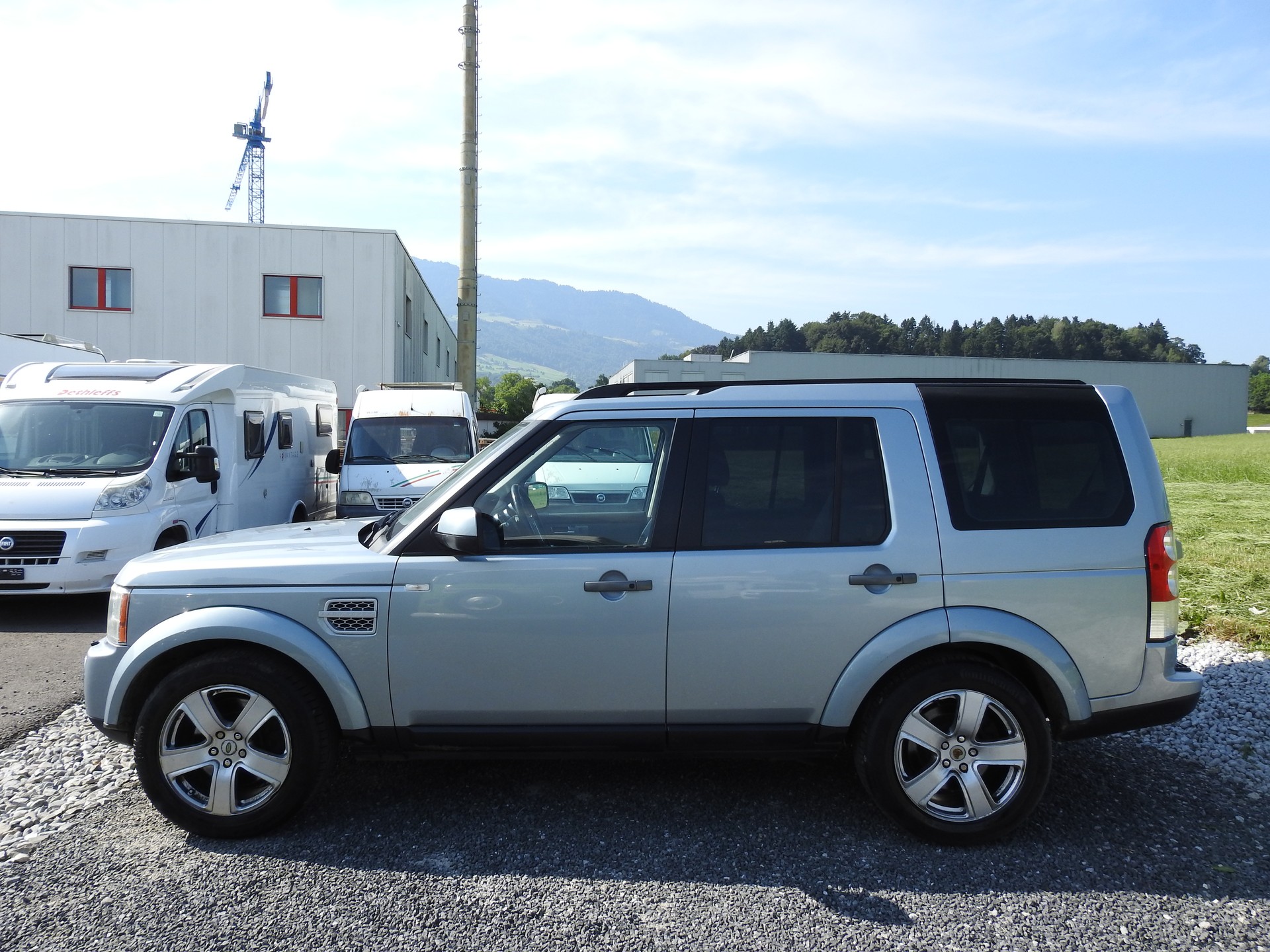 LAND ROVER Discovery 3.0 SDV6 HSE Automatic-image-2