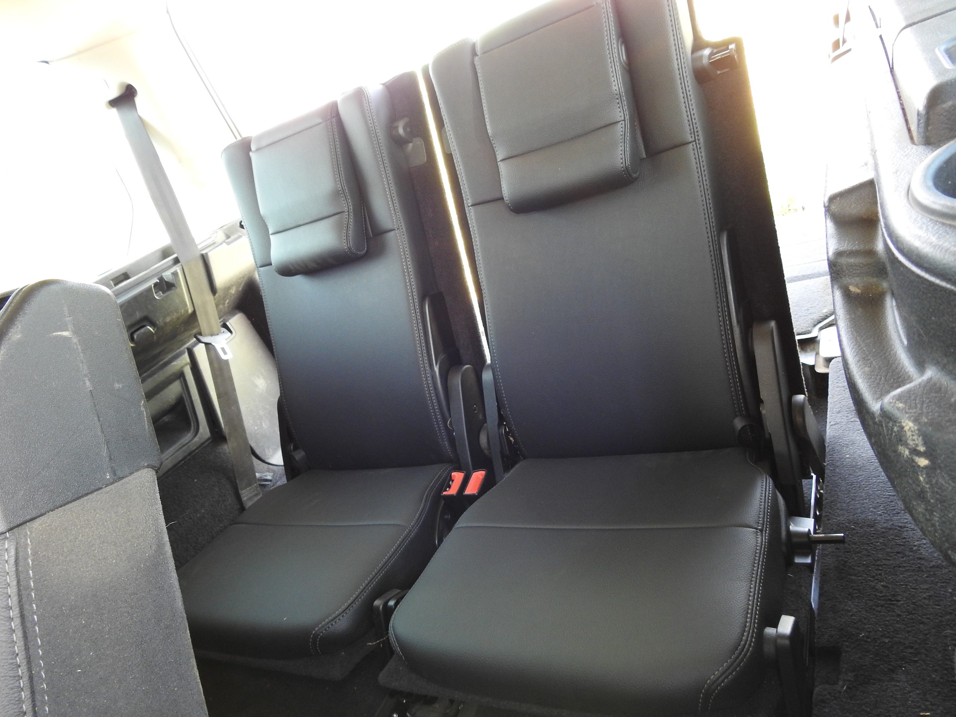 LAND ROVER Discovery 3.0 SDV6 HSE Automatic-image-15