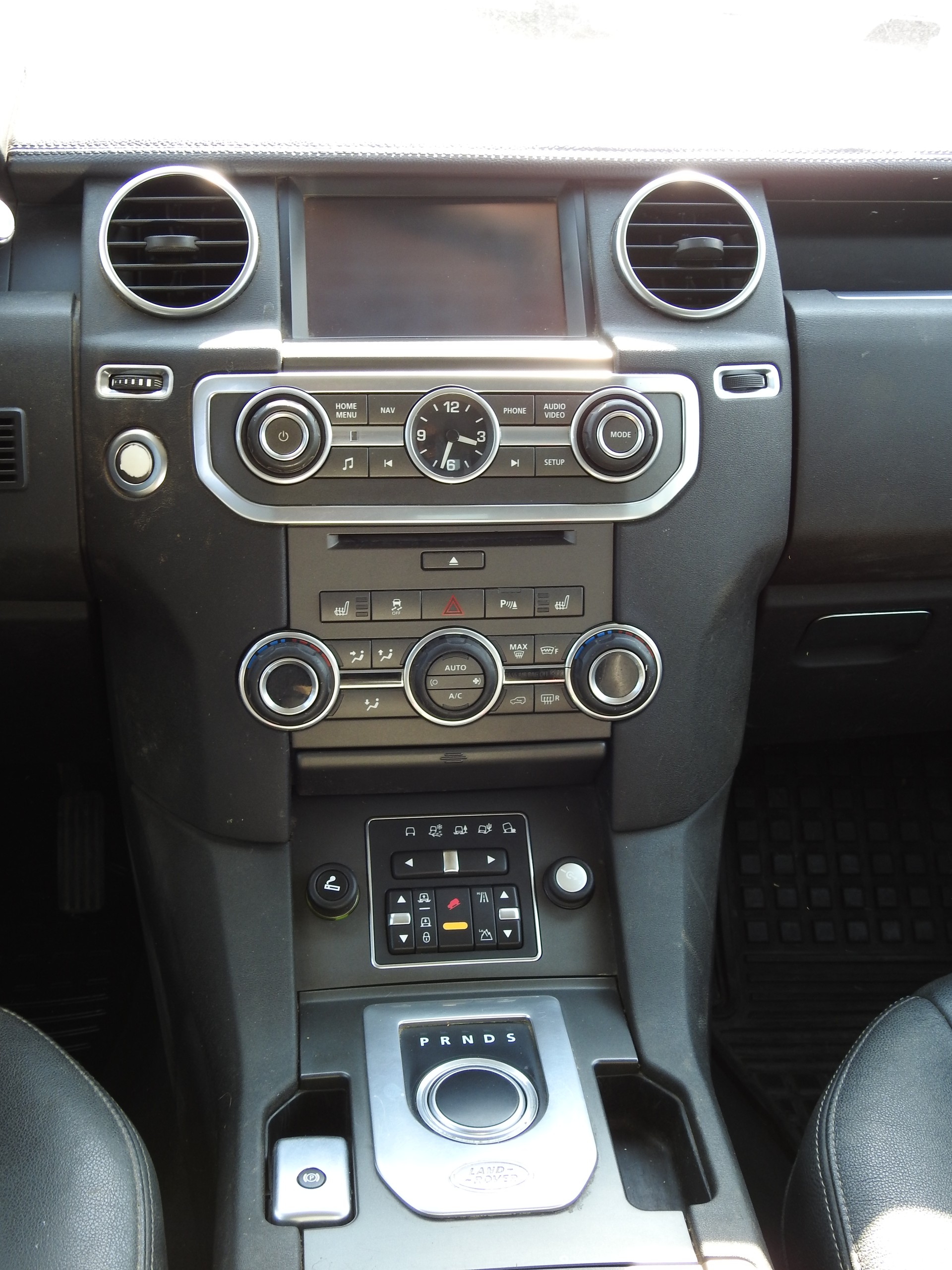 LAND ROVER Discovery 3.0 SDV6 HSE Automatic-image-18