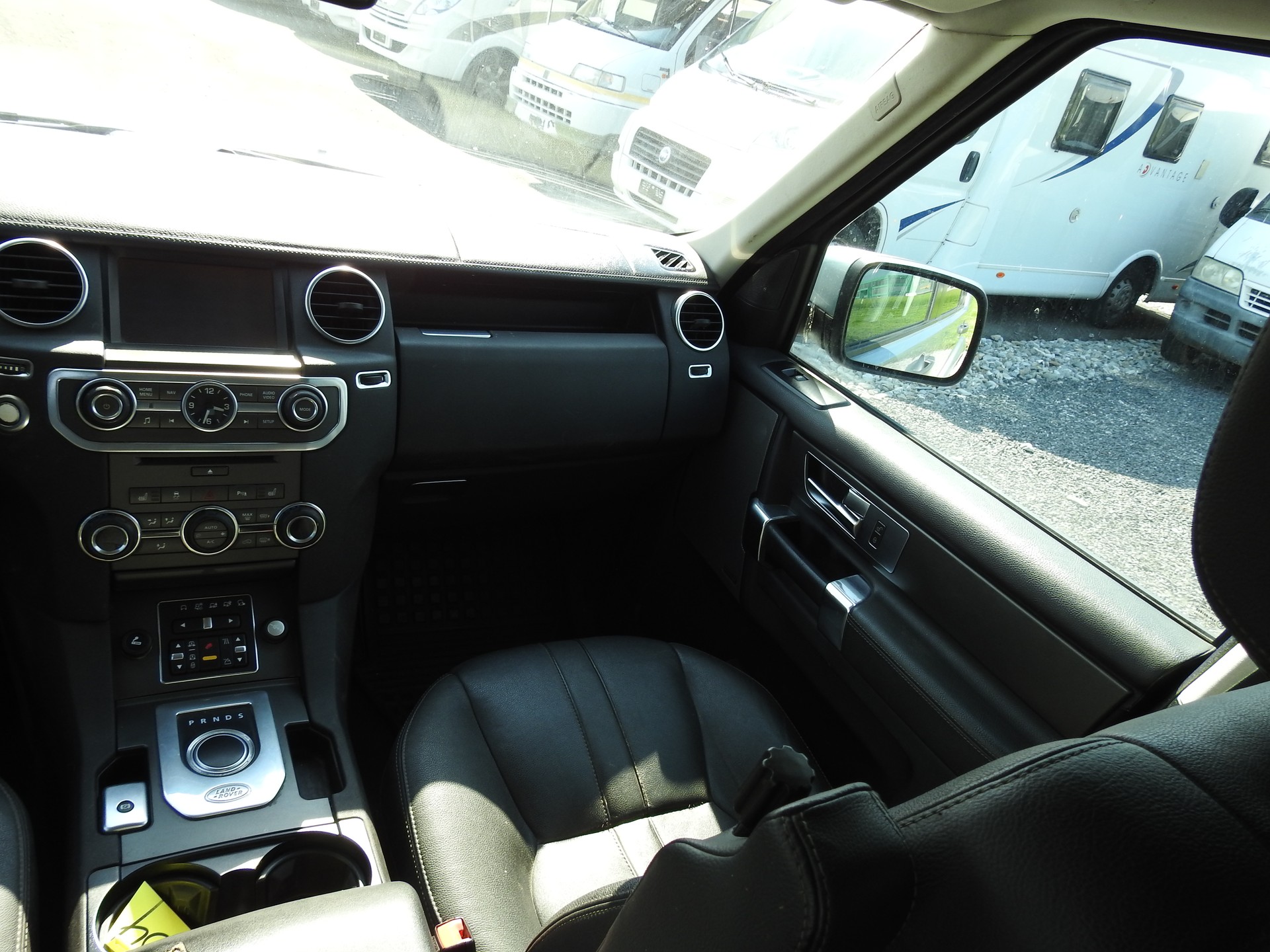 LAND ROVER Discovery 3.0 SDV6 HSE Automatic-image-19