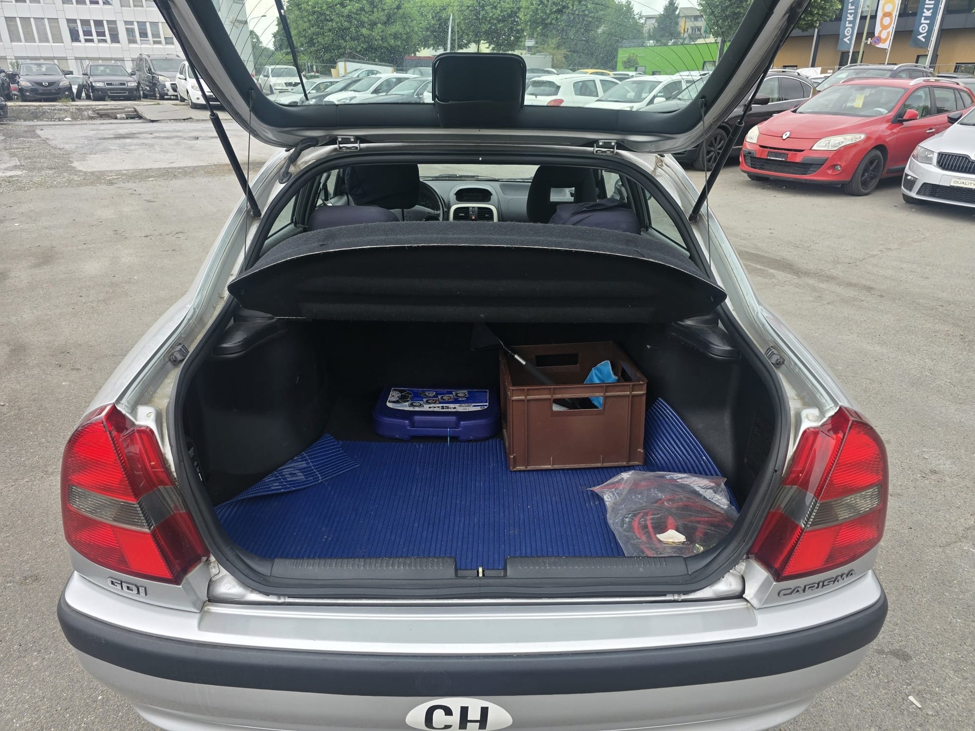 MITSUBISHI CARISMA-image-8