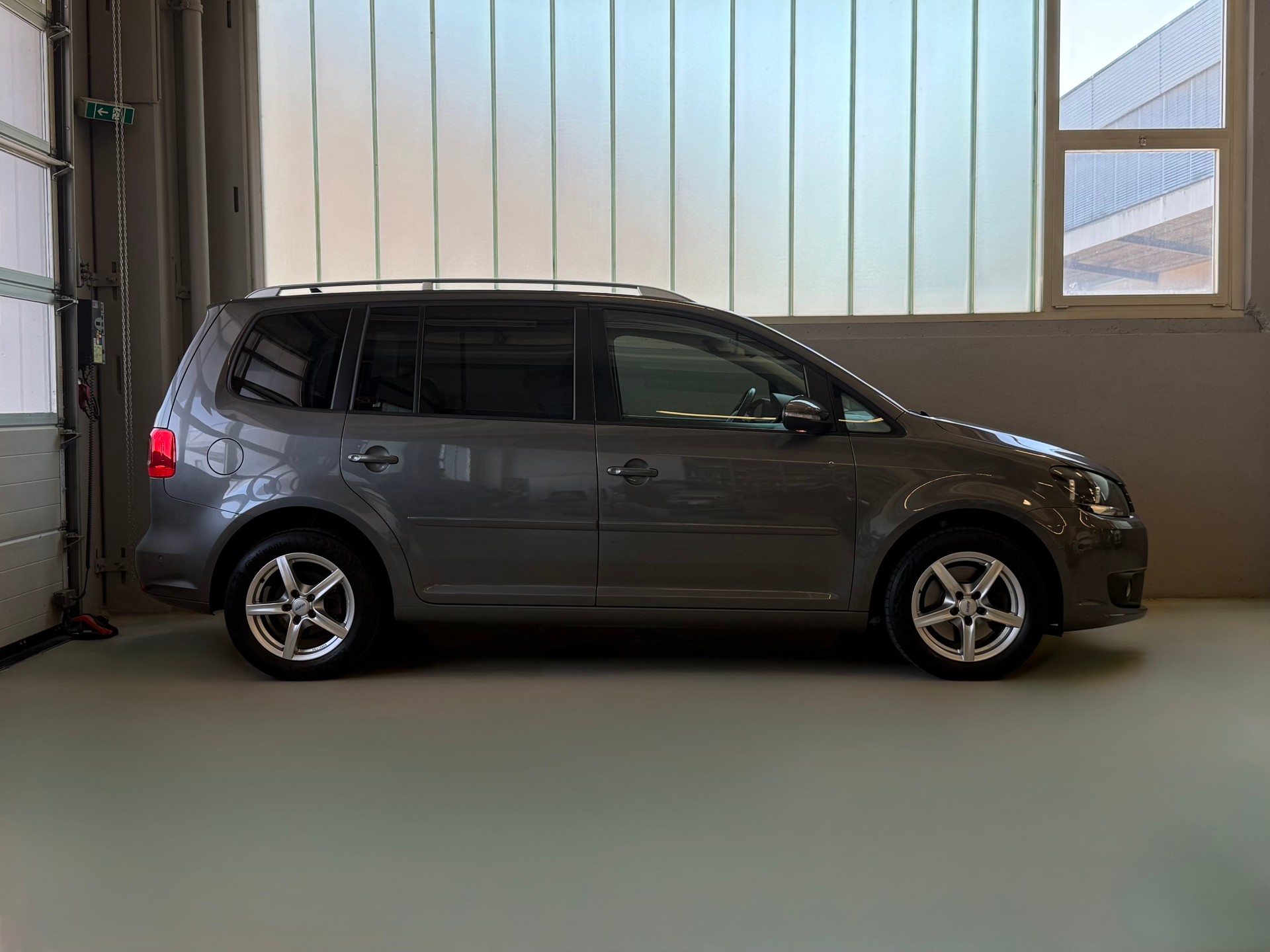 VW Touran 2.0 TDI BMT Comfortline DSG-image-3