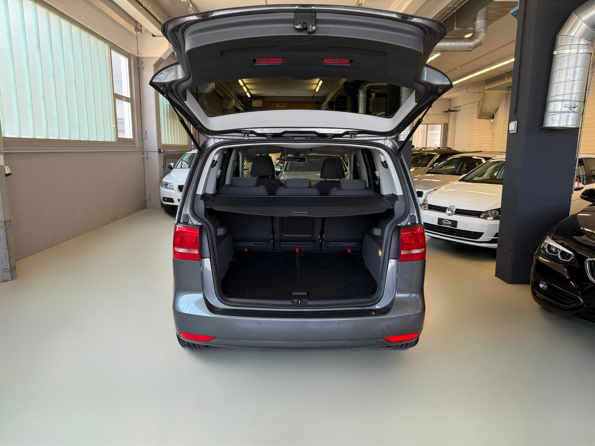 VW Touran 2.0 TDI BMT Comfortline DSG-image-8