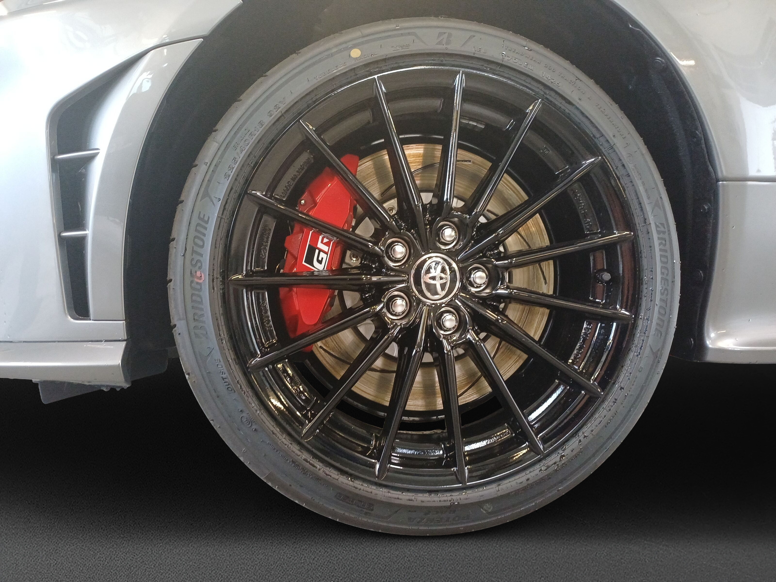 TOYOTA GR Yaris 1.6 Turbo Sport 4x4-image-4