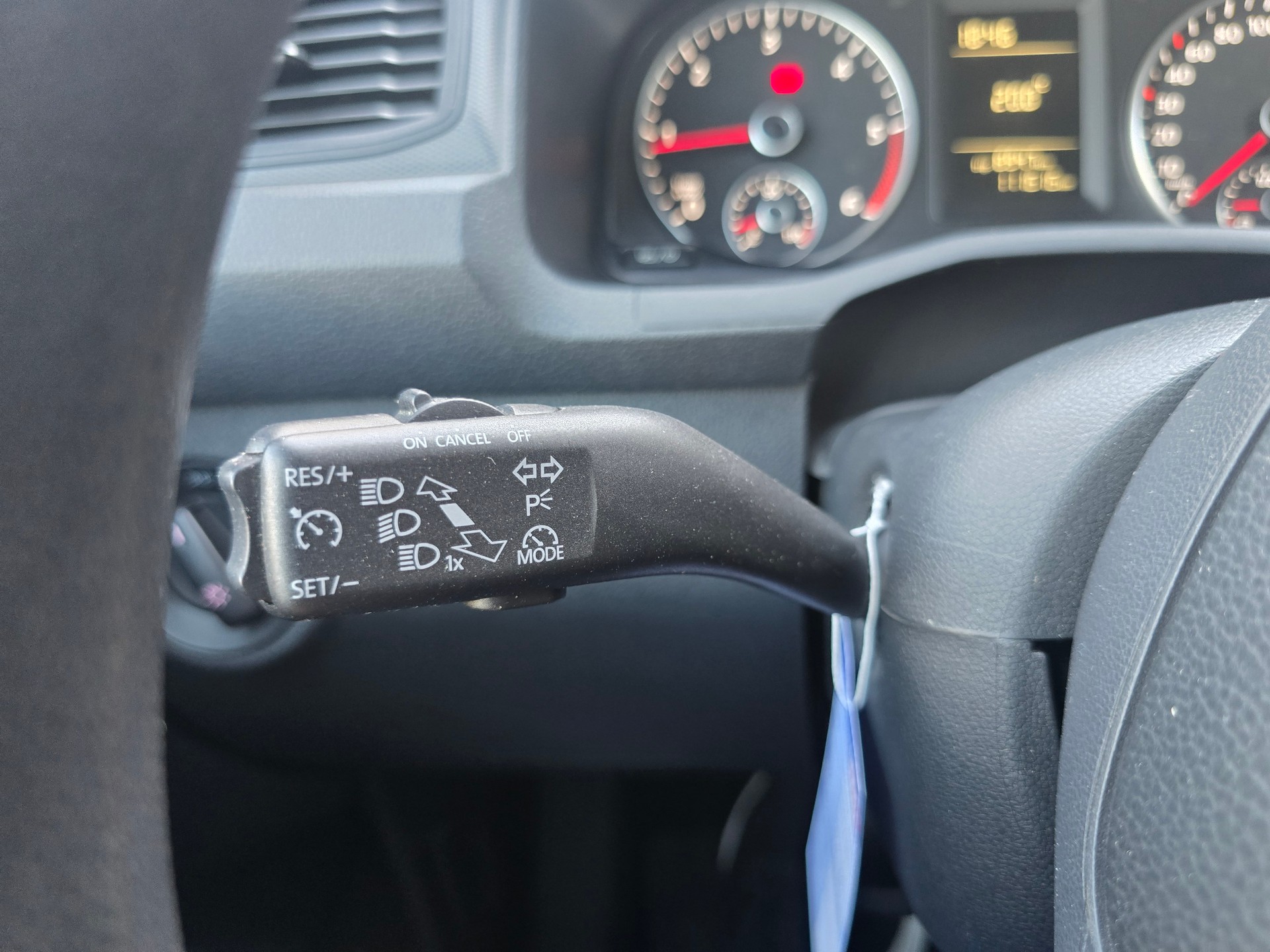 VW Caddy 2.0TDI BlueMotion Technology-image-11