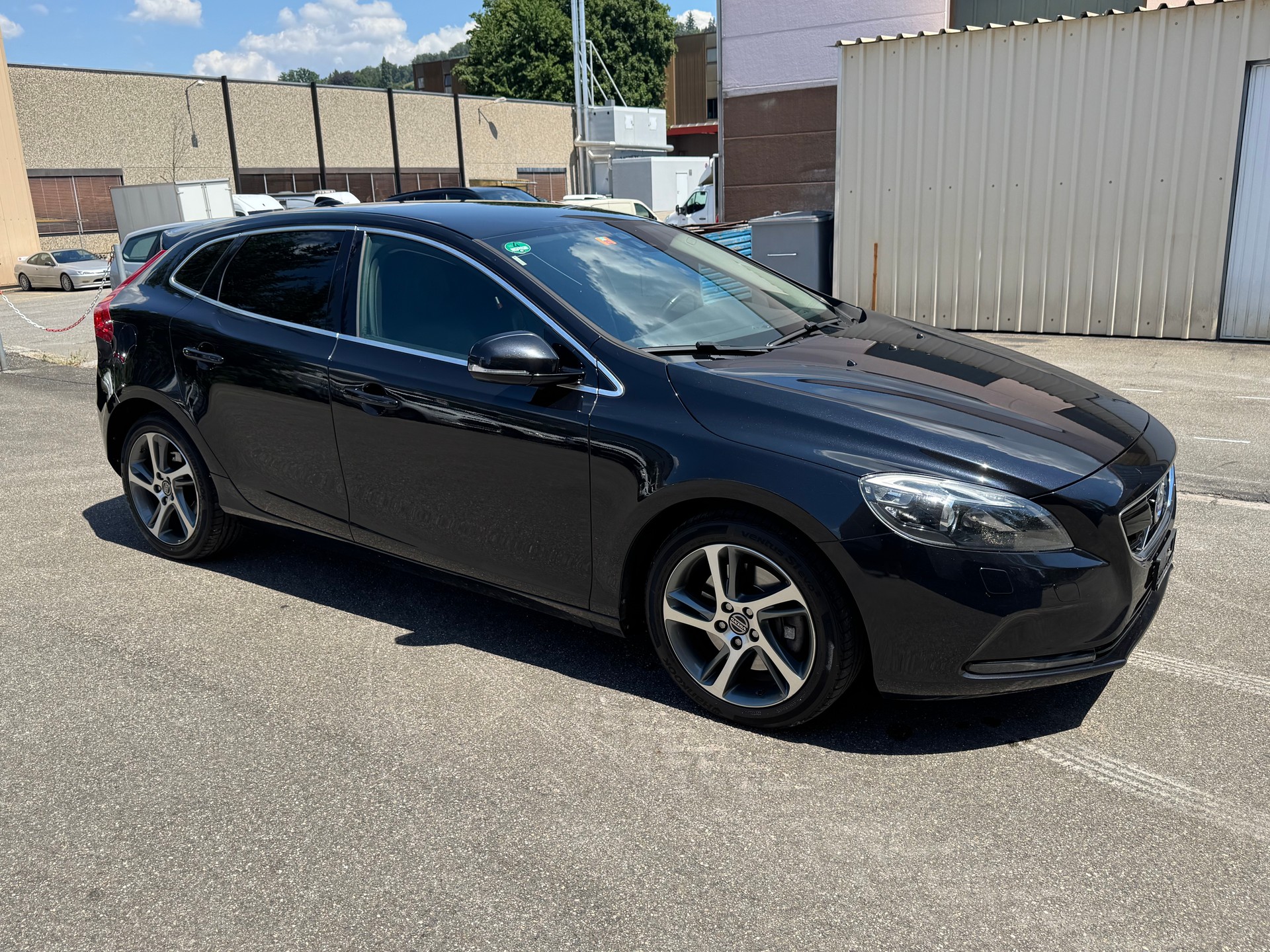 VOLVO V40 D3 Summum Geartronic-image-1