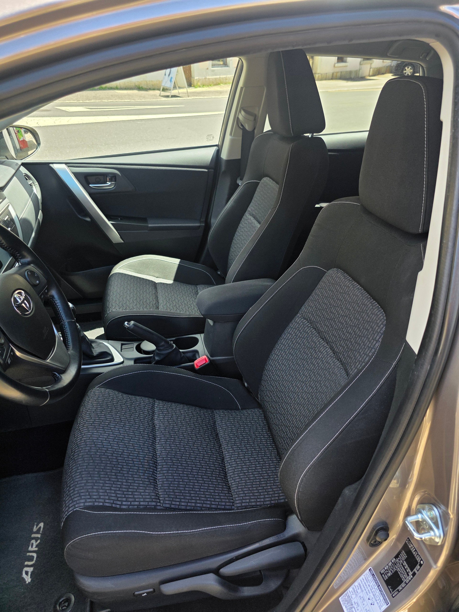 TOYOTA Auris 1.6 Trend-image-9