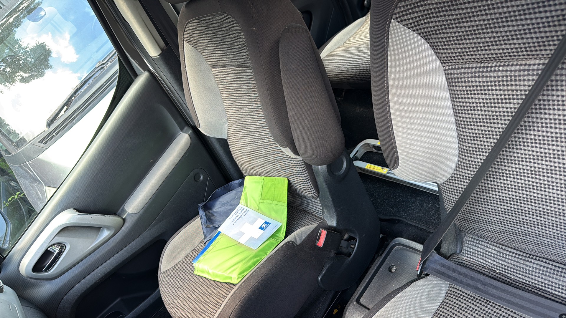 PEUGEOT Partner 1.6 HDI Trendy Clim (Pack)-image-8