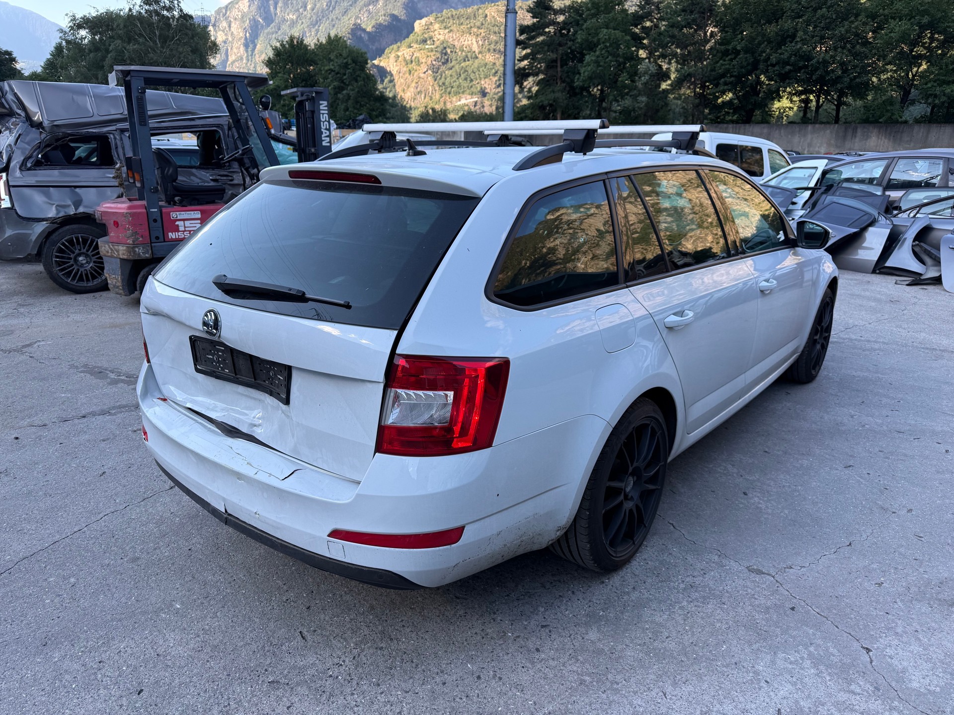 SKODA Octavia Combi 2.0 TDI Ambition 4x4-image-5
