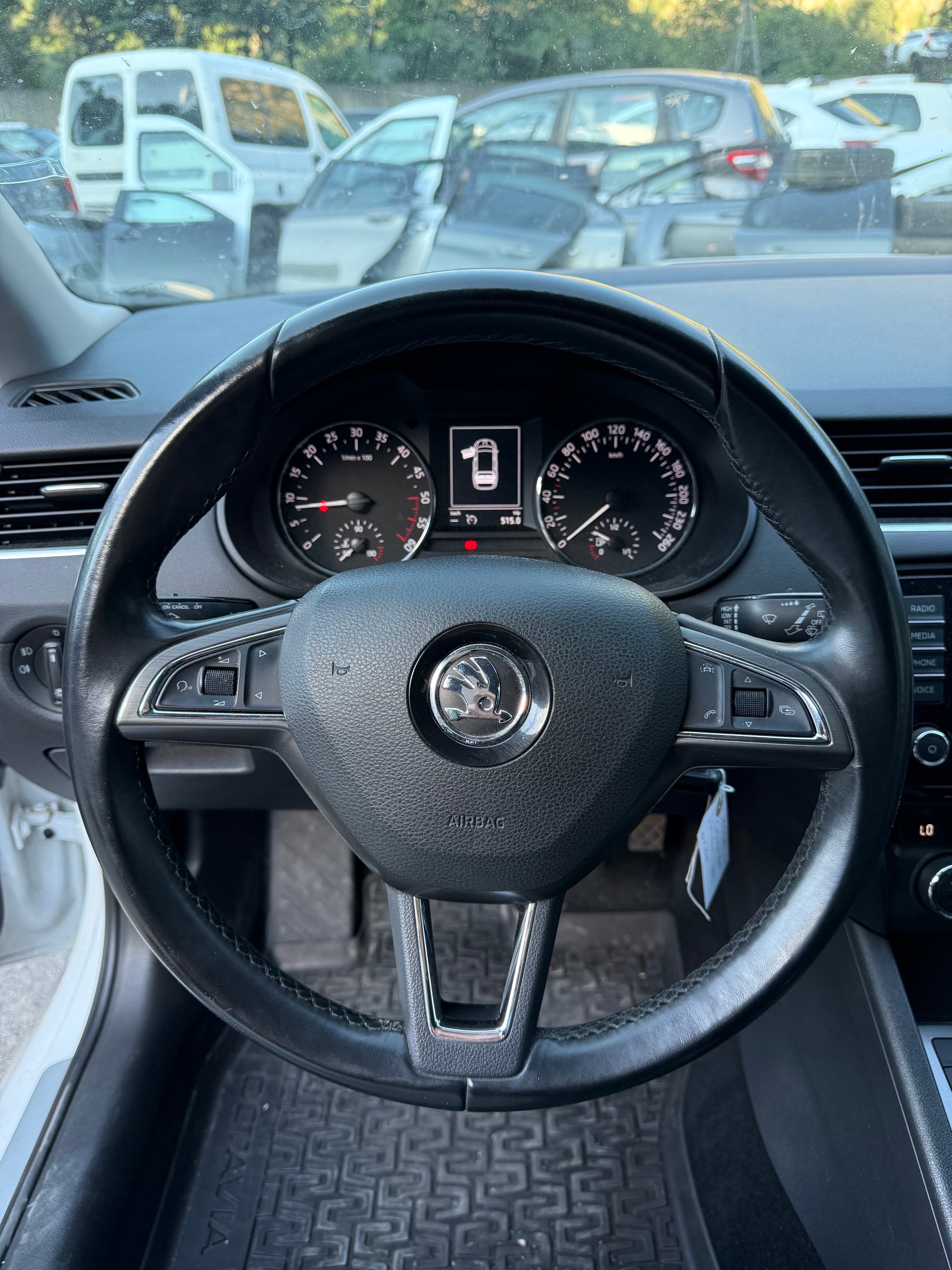 SKODA Octavia Combi 2.0 TDI Ambition 4x4-image-13