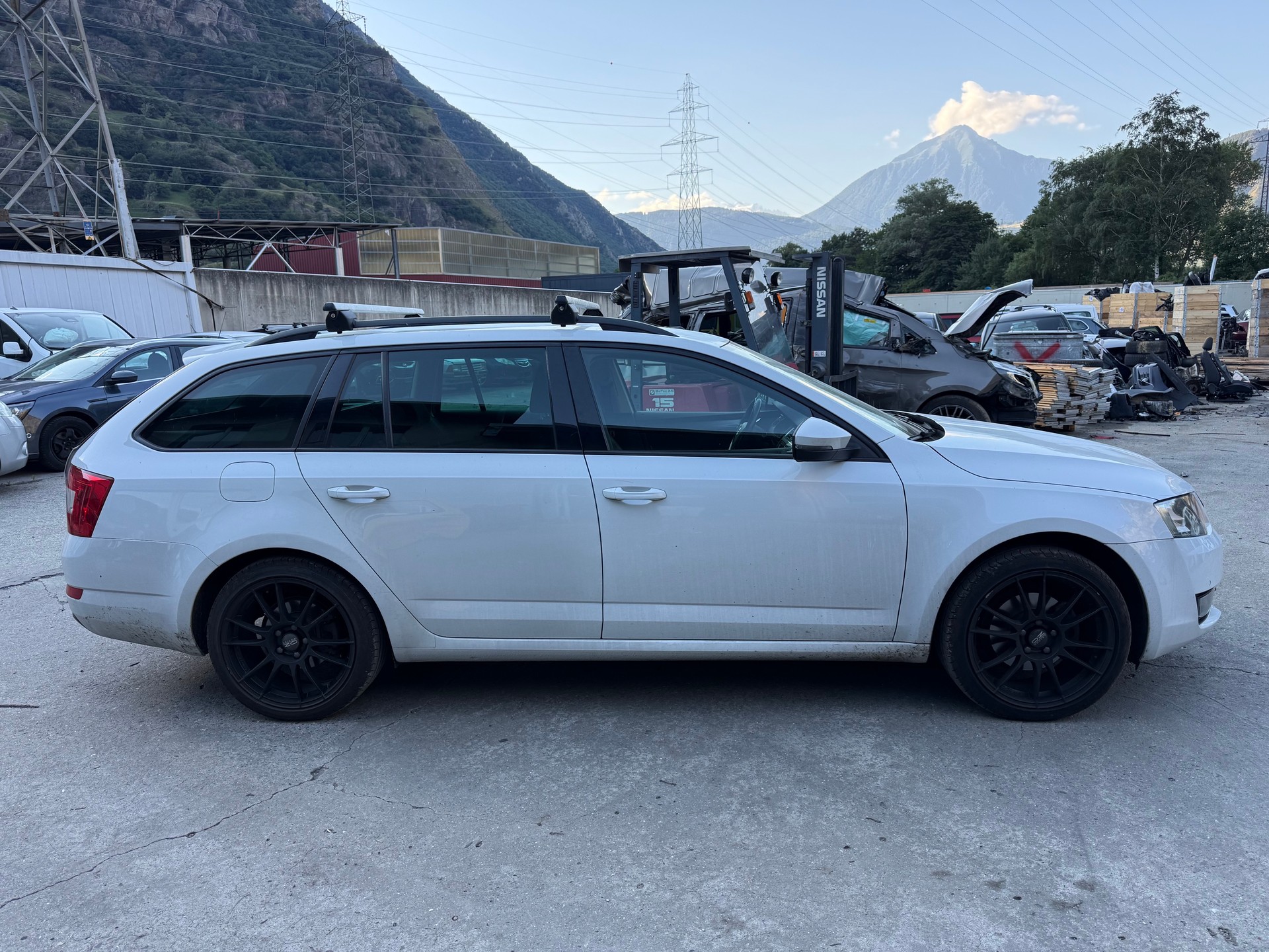 SKODA Octavia Combi 2.0 TDI Ambition 4x4-image-4