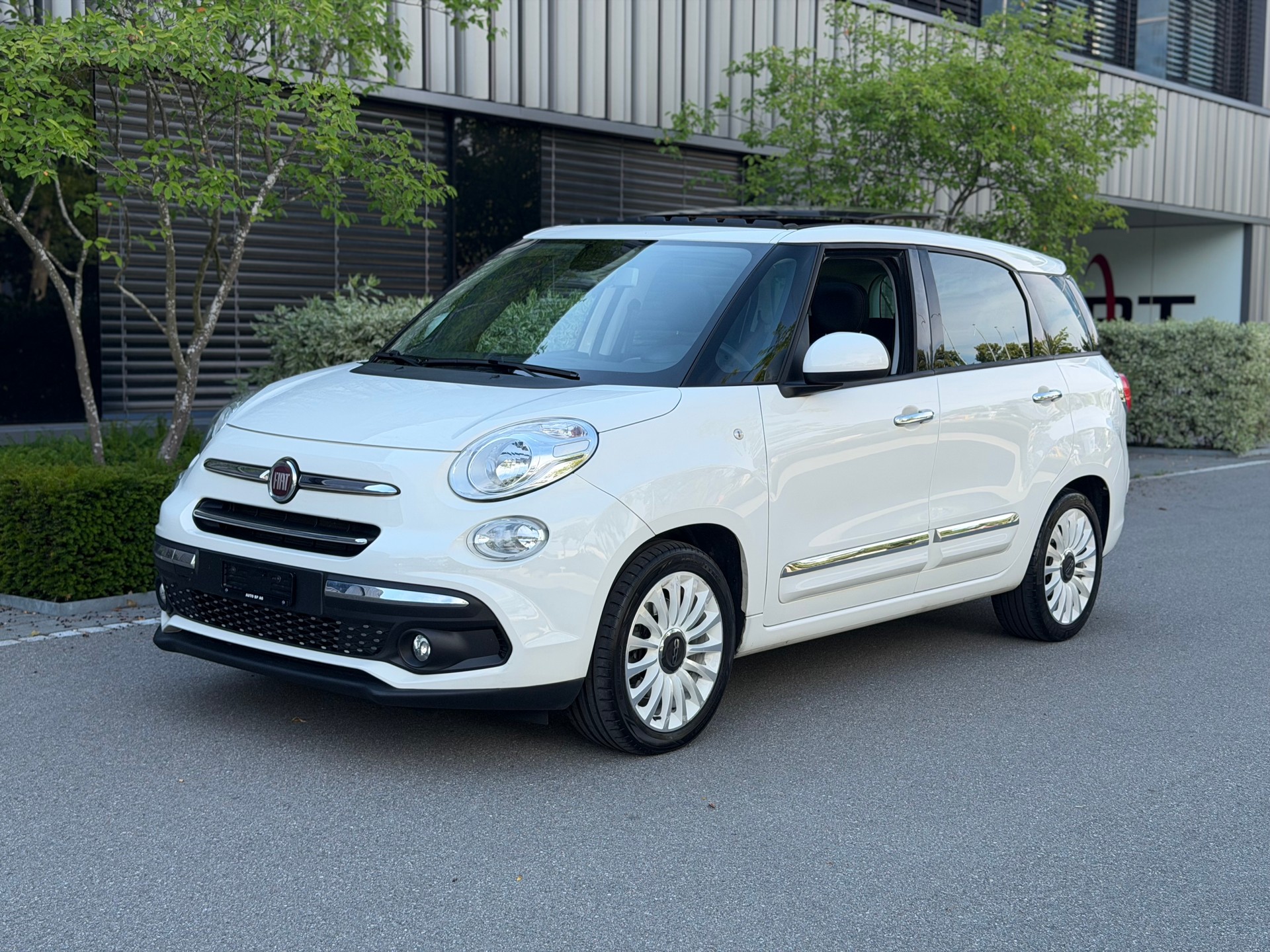 FIAT 500L Wagon 1.6JTD Lounge-image-0