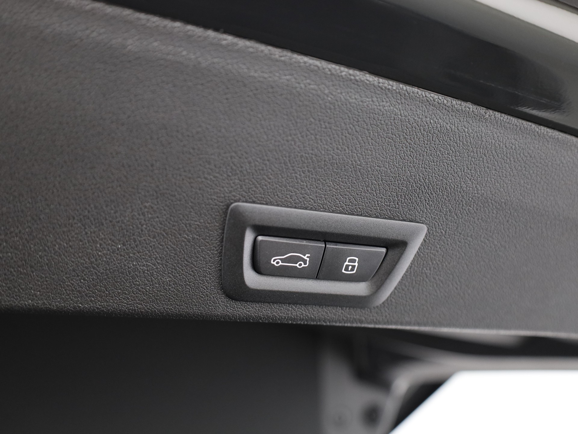 BMW XM Label Plug-in Hybrid-image-8