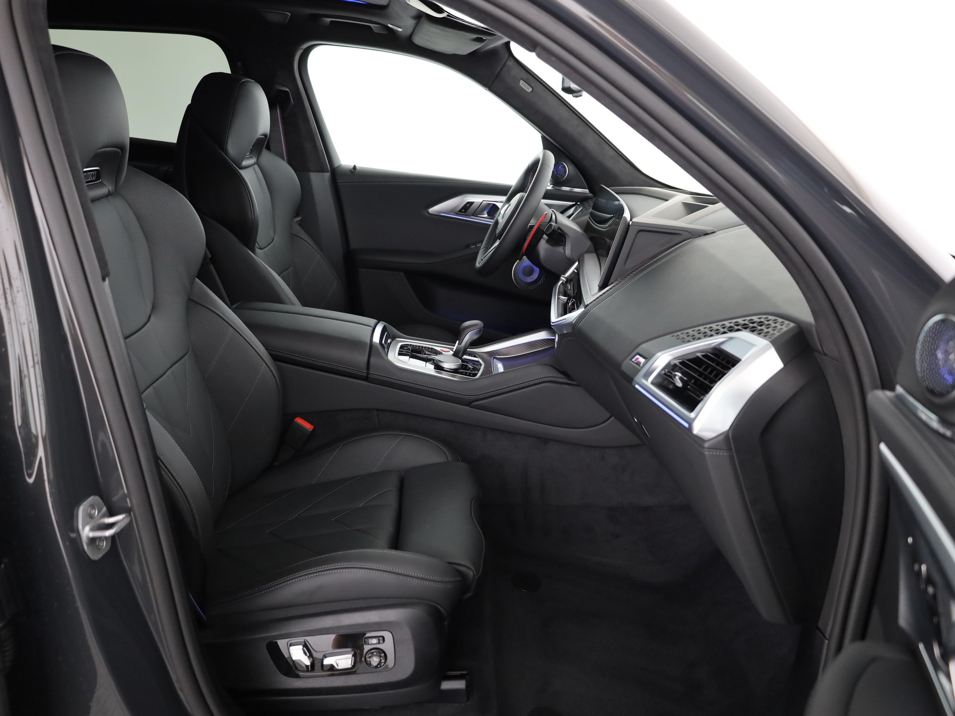 BMW XM Label Plug-in Hybrid-image-13