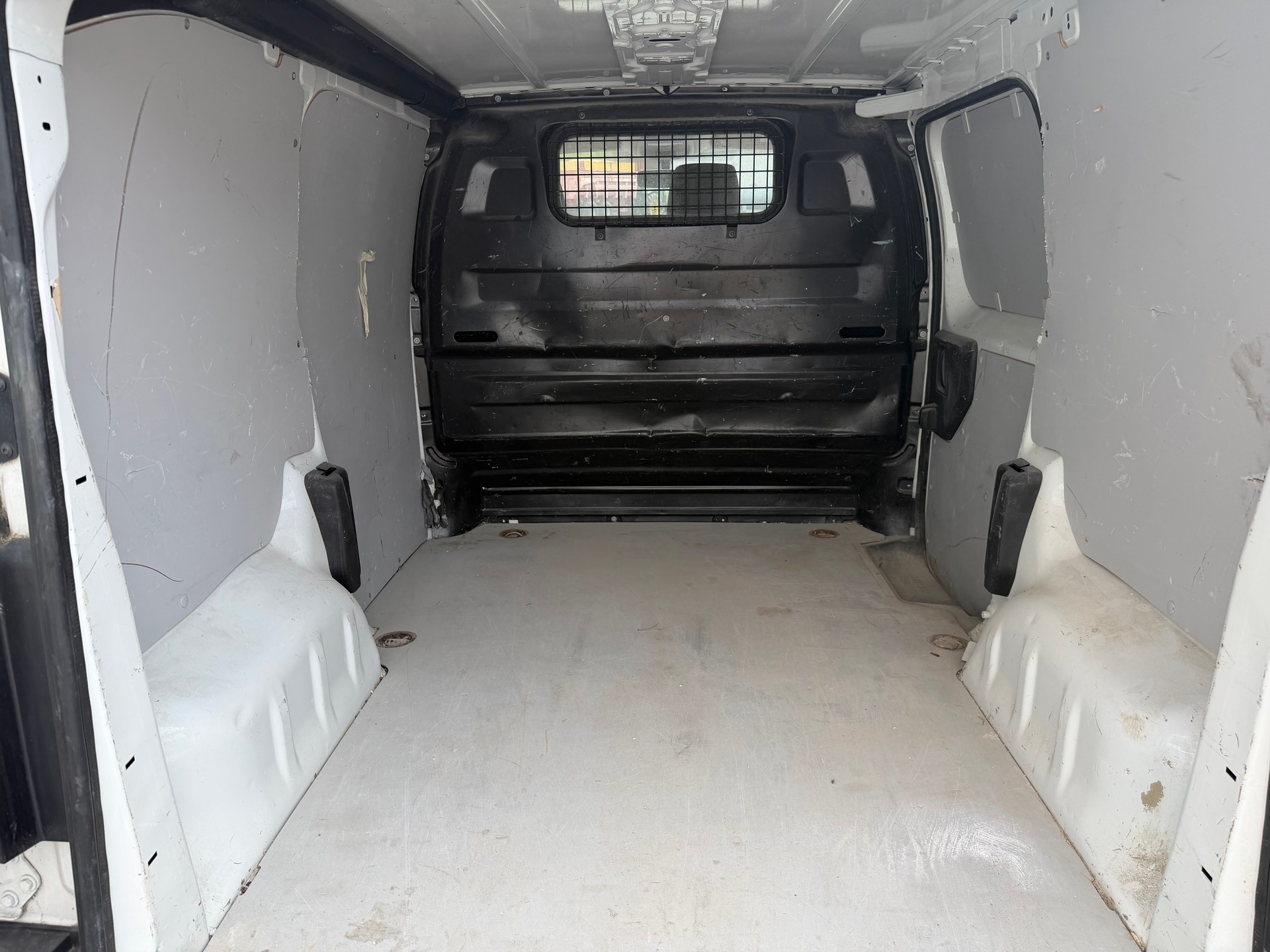 CITROEN Jumpy 1.6 BlueHDi 95 XS Attraction-image-4