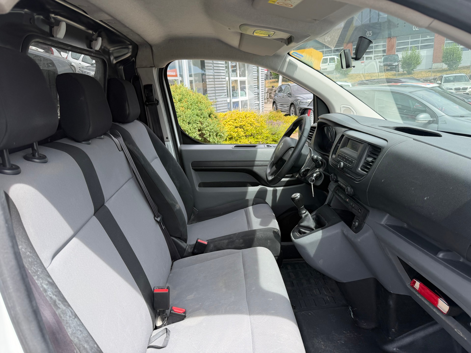 CITROEN Jumpy 1.6 BlueHDi 95 XS Attraction-image-6