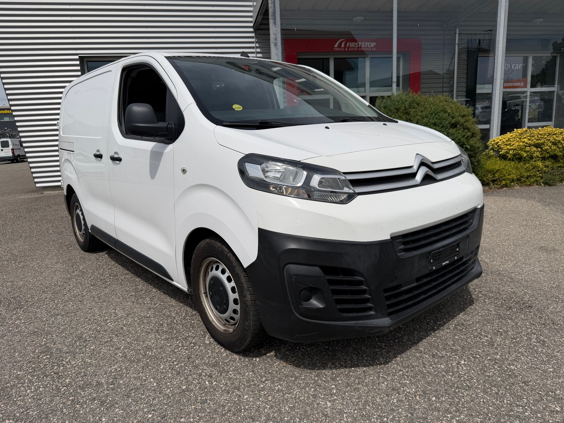 CITROEN Jumpy 1.6 BlueHDi 95 XS Attraction-image-0