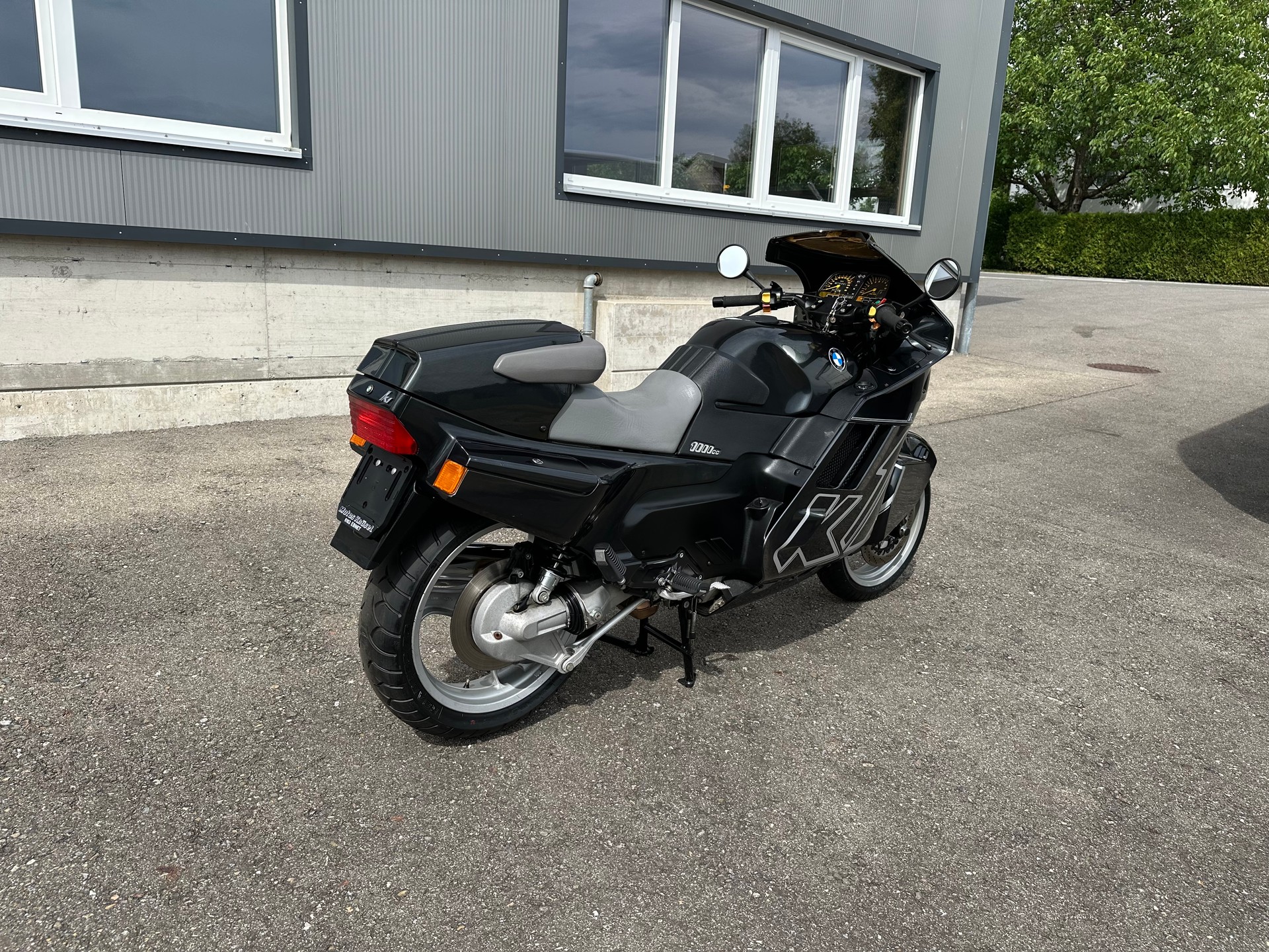 BMW K 1-image-2