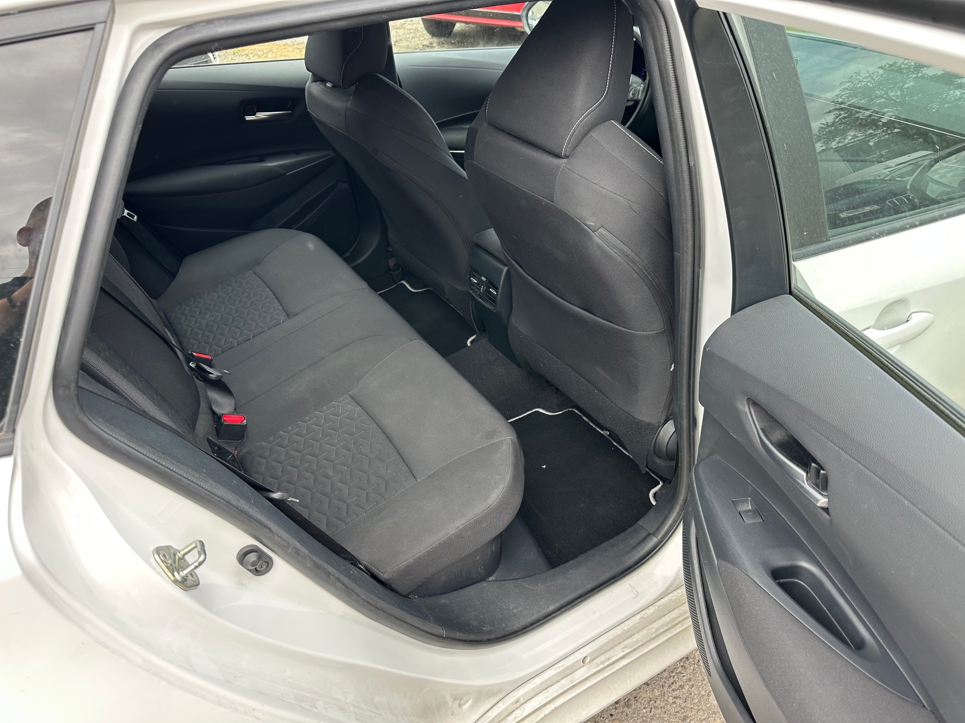 TOYOTA Corolla Touring Sports 1.8 HSD Trend e-CVT-image-9