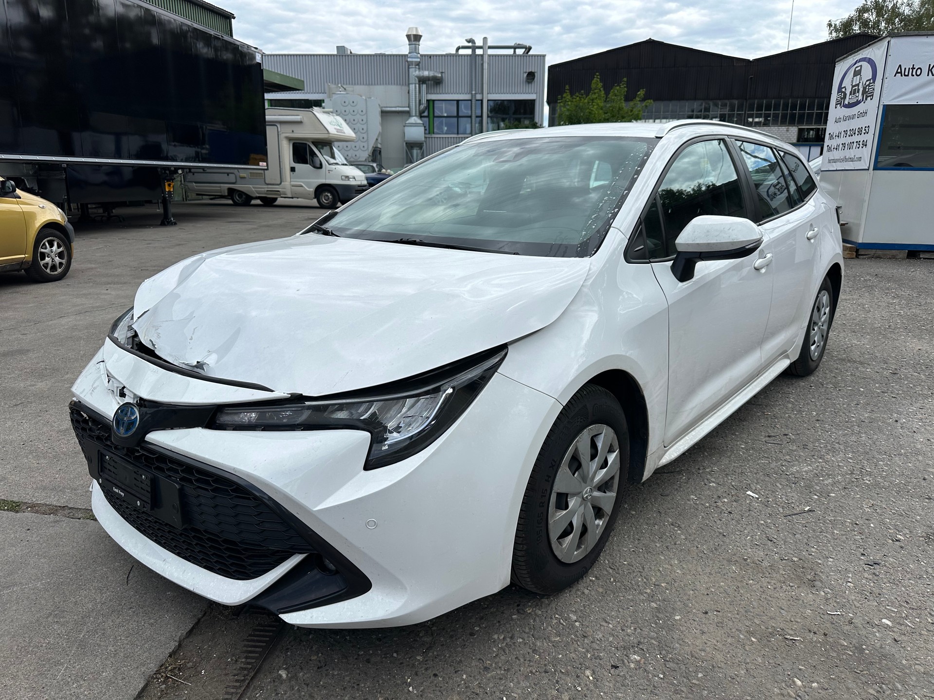 TOYOTA Corolla Touring Sports 1.8 HSD Trend e-CVT-image-1